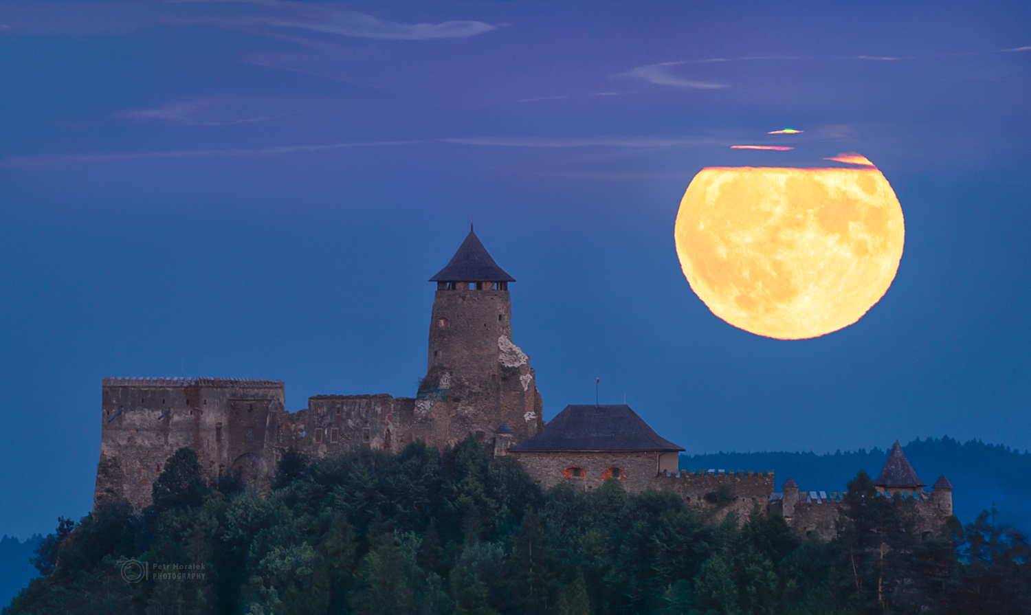 APOD: 2022 July 15 – Lubovna Full Moon