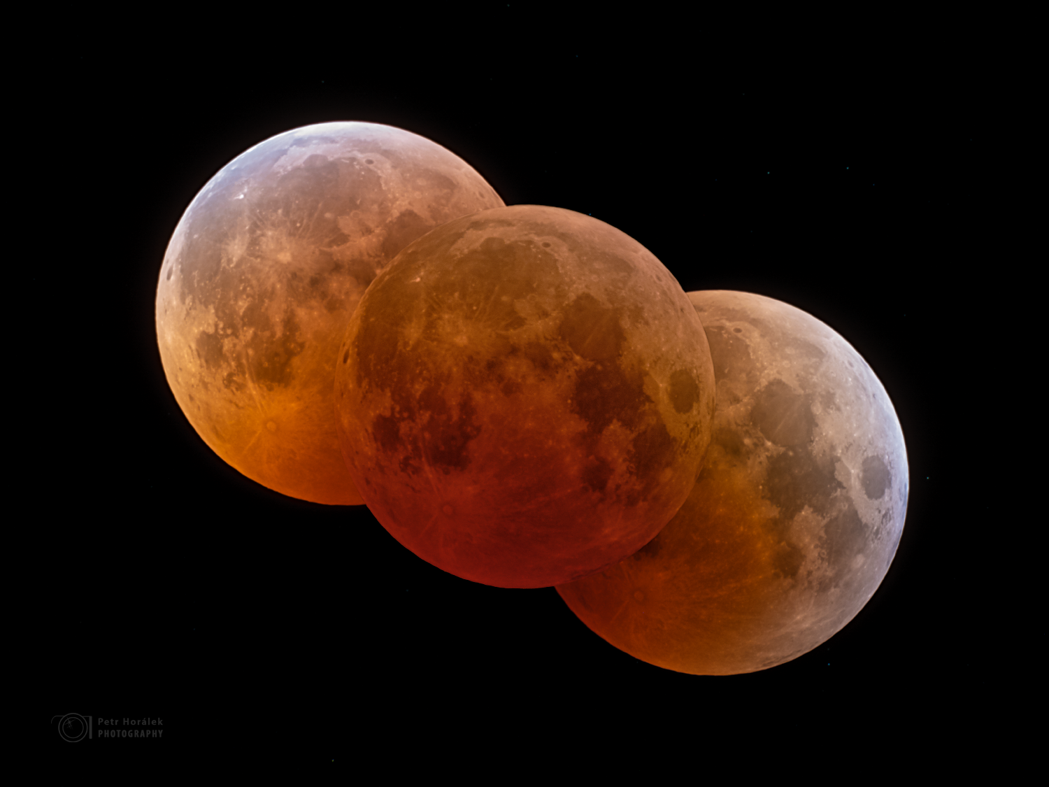 APOD: 2022 November 10 – Total Lunar Eclipse