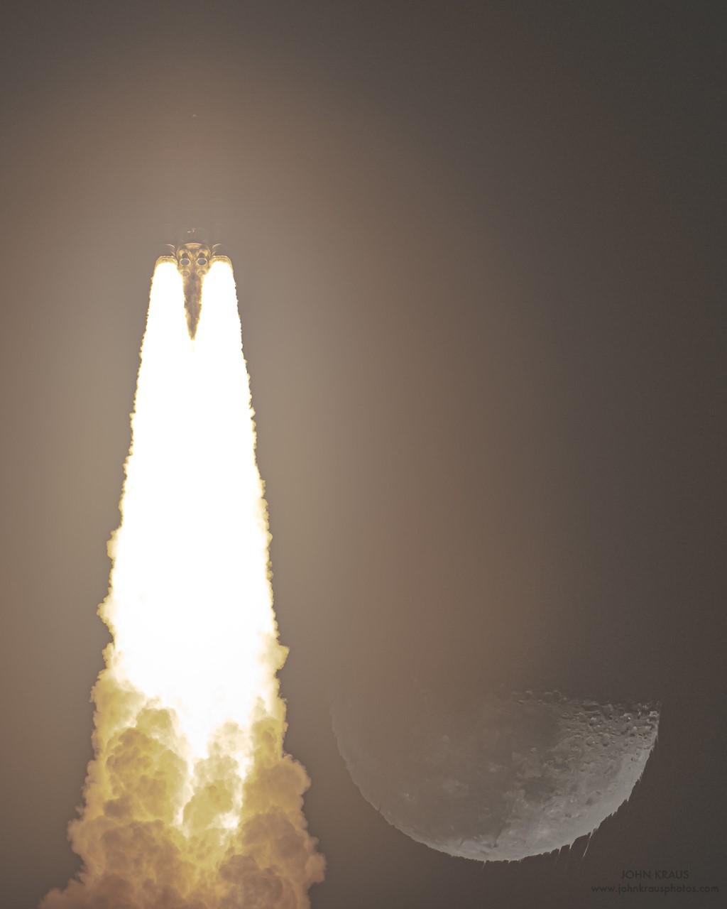 APOD: 2022 November 19 – Artemis 1 Moonshot