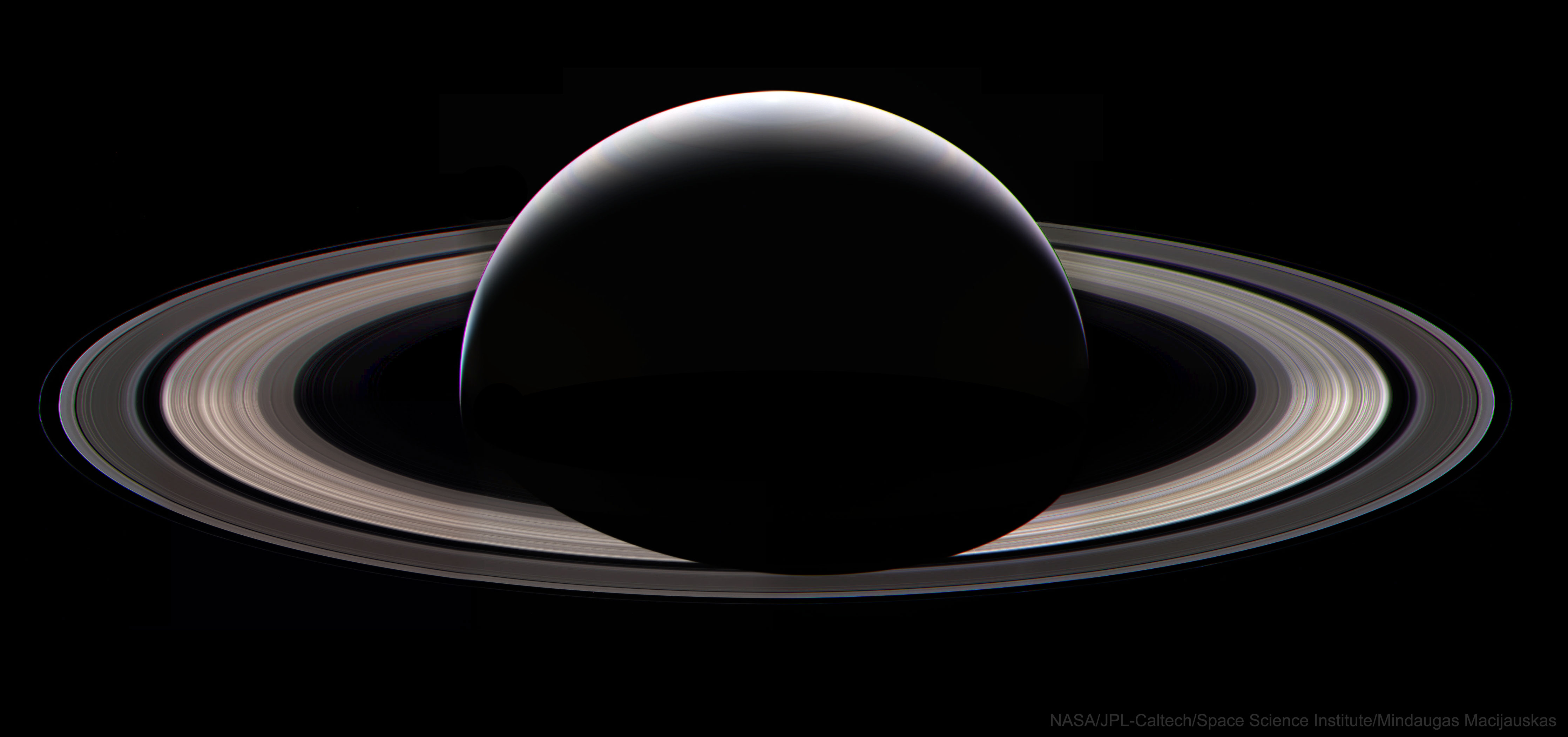 APOD: 2022 November 26 – Saturn at Night