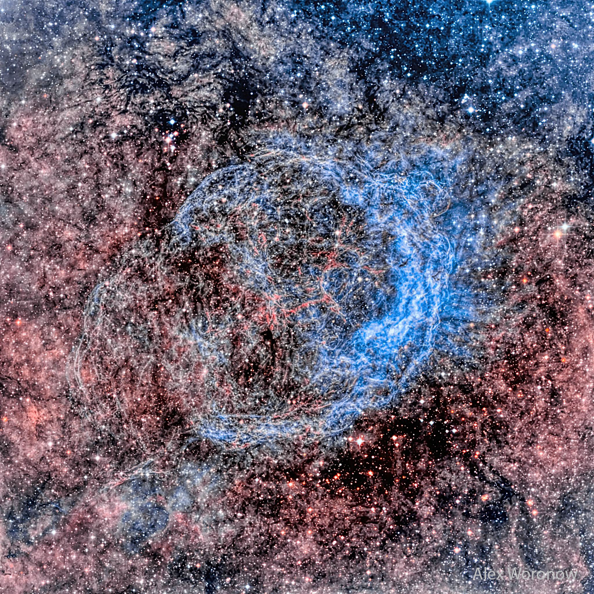APOD: 2022 November 9 – The Asymmetric Nebula Surrounding Wolf Rayet Star 18