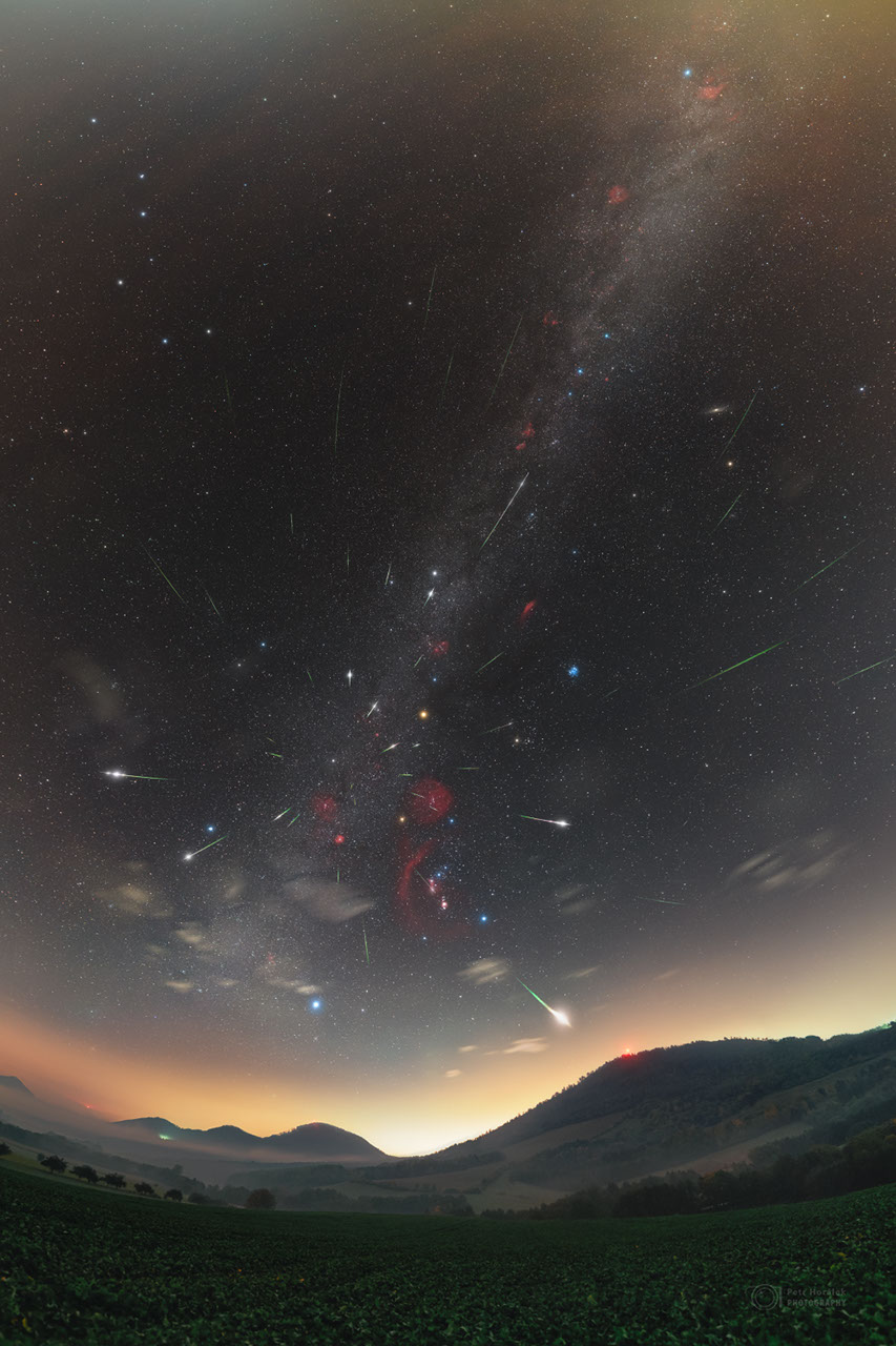 Seven Years of Halley Dust — APOD for 2022-10-28