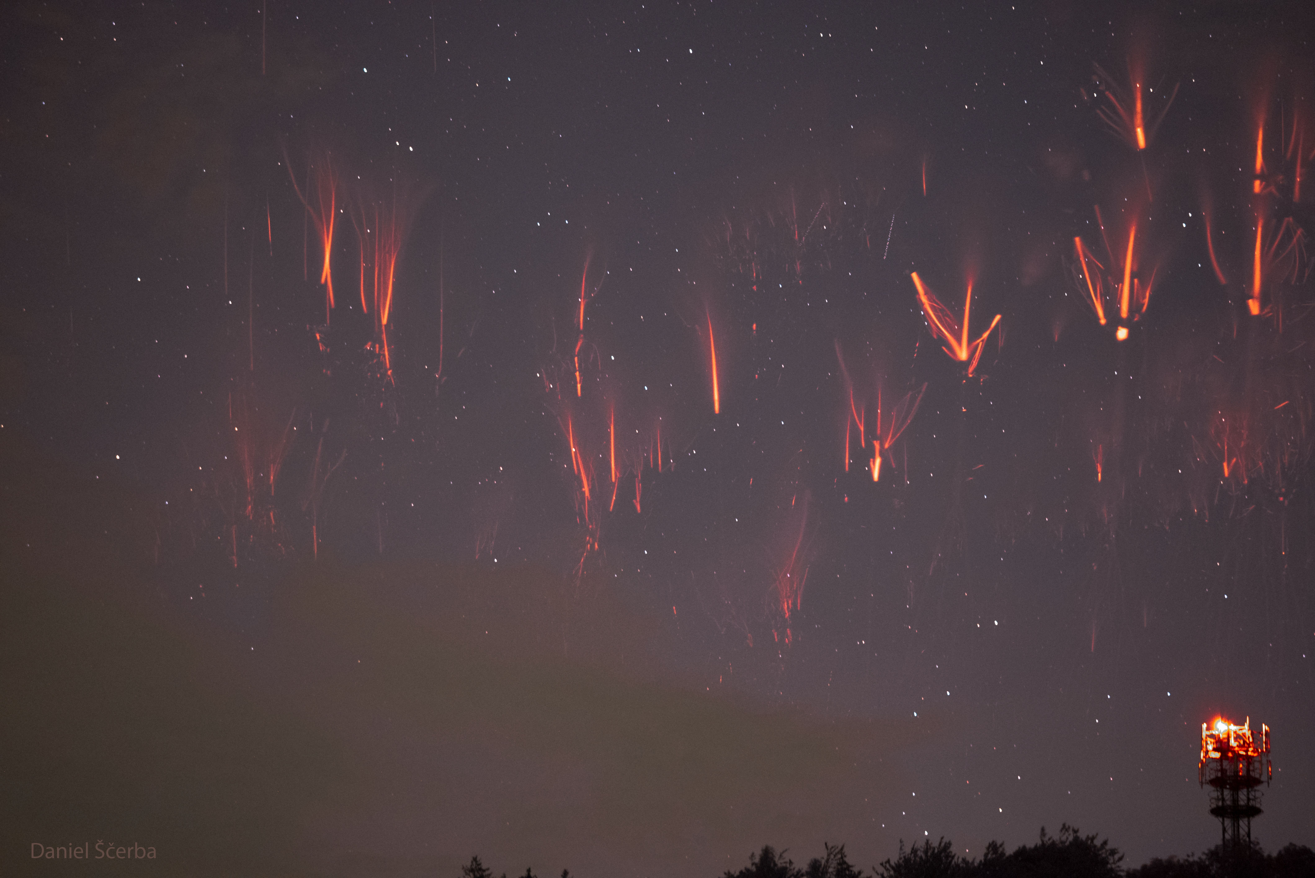 APOD: 2022 September 12 – Red Sprite Lightning over the Czech Republic