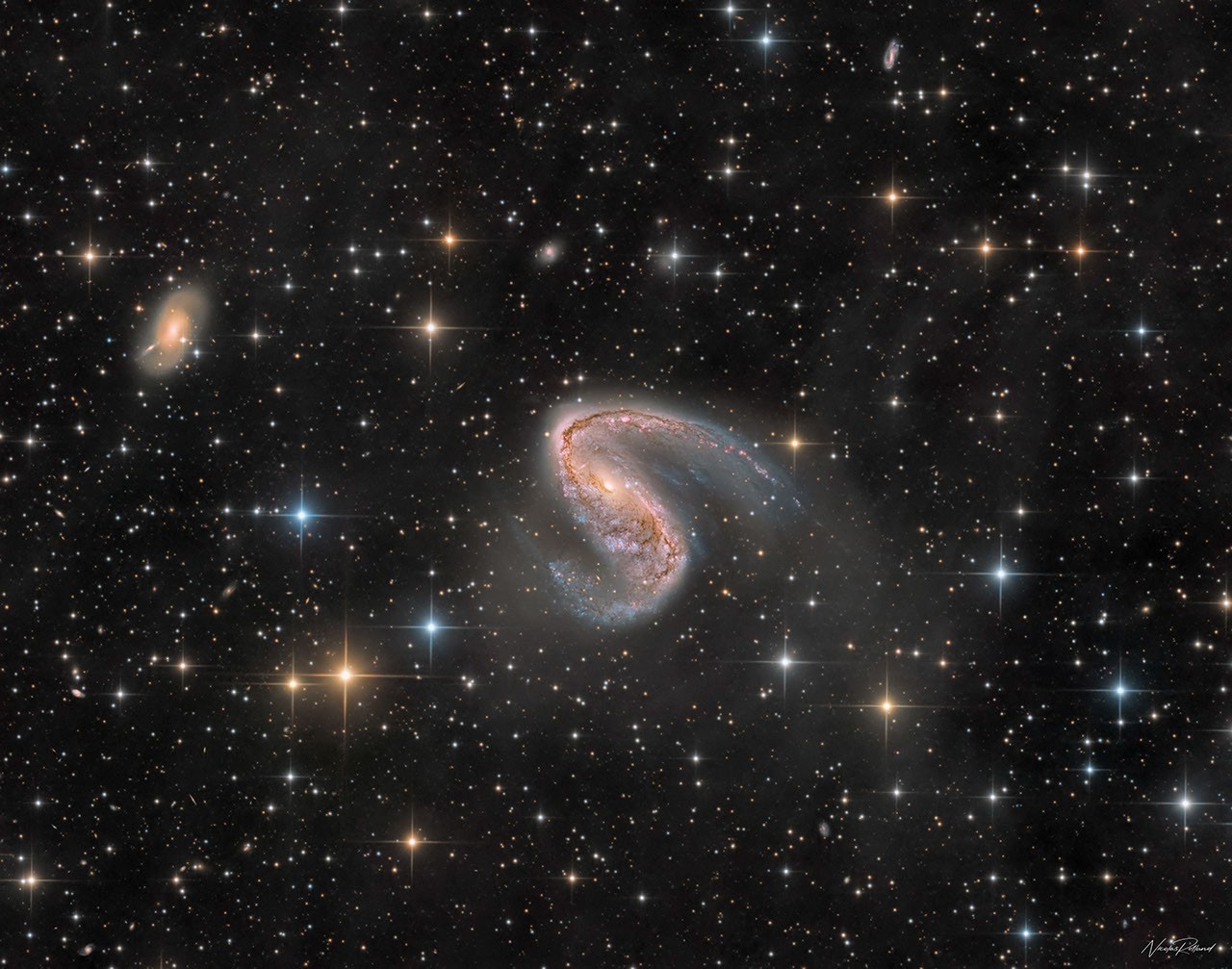 NGC 2442: Galaxy in Volans — APOD for 2023-04-01