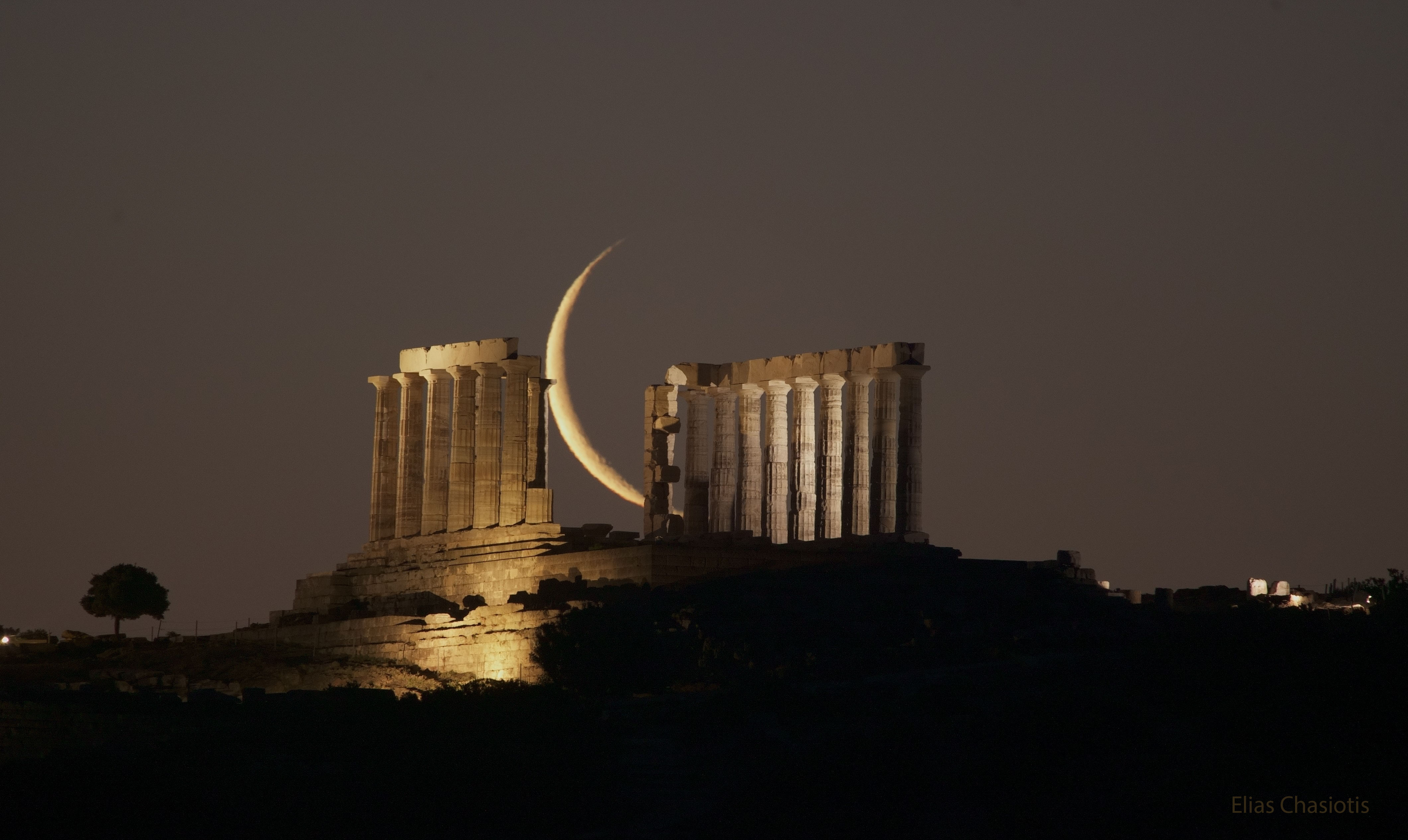 APOD: 2023 February 28 – Crescent Moon Beyond Greek Temple