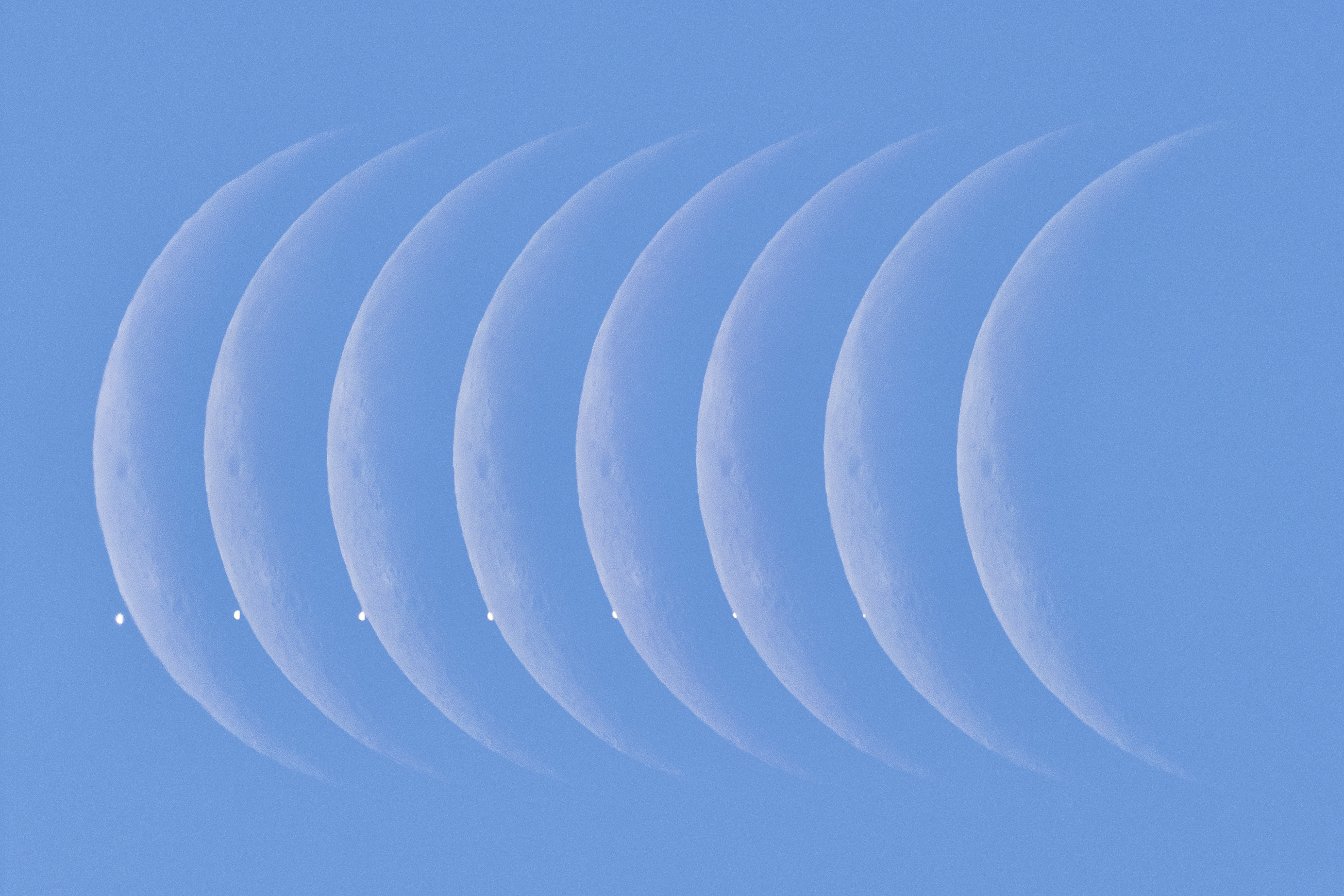 APOD: 2023 November 16 – Daytime Moon Meets Morning Star