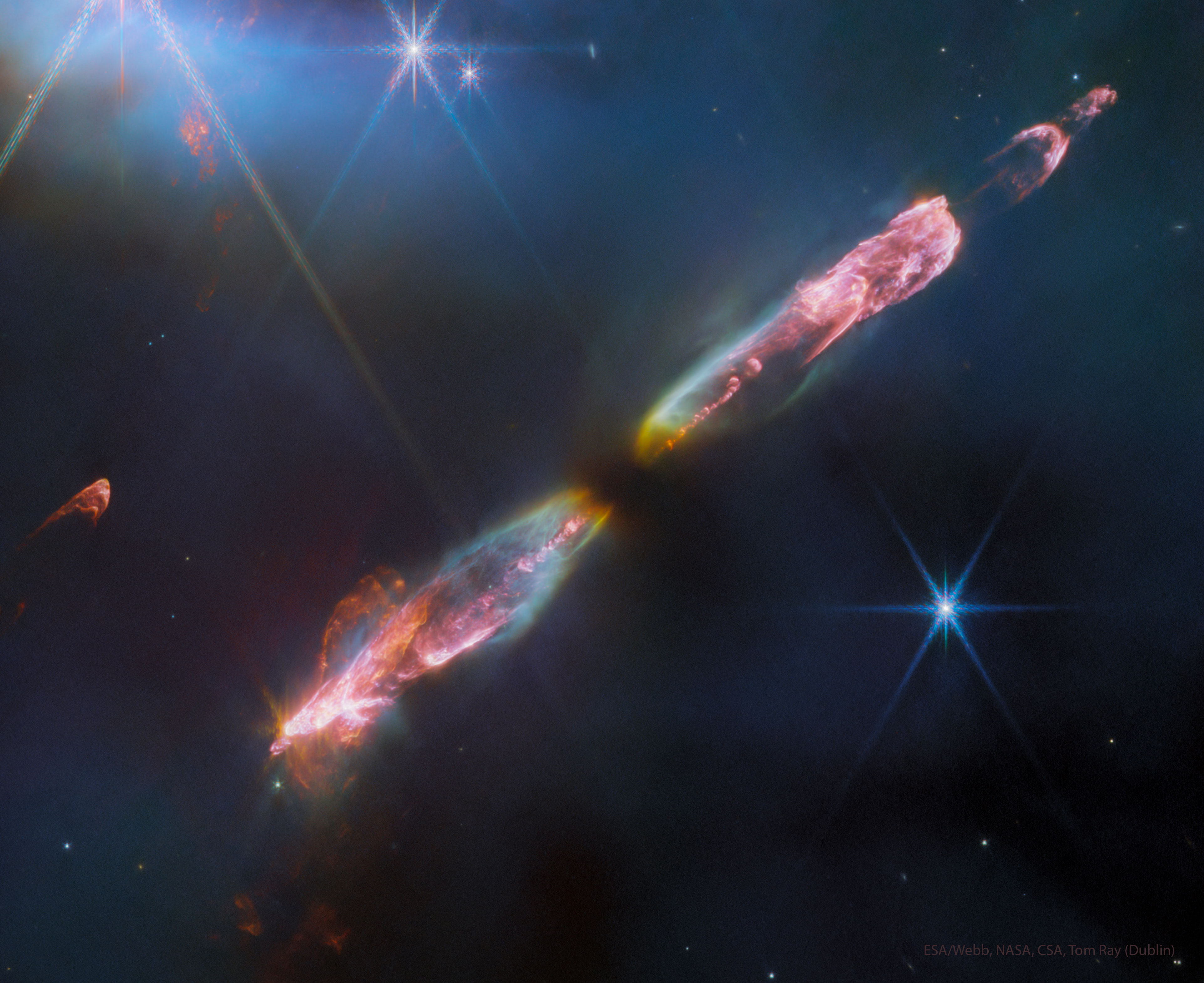 APOD: 2023 September 19 – HH 211: Jets from a Forming Star