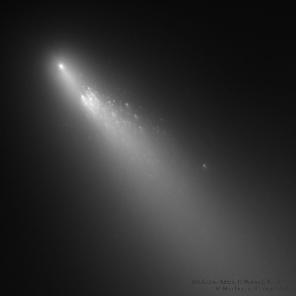 APOD: 2023 September 3 – Comet Schwassmann Wachmann 3 Fragments
