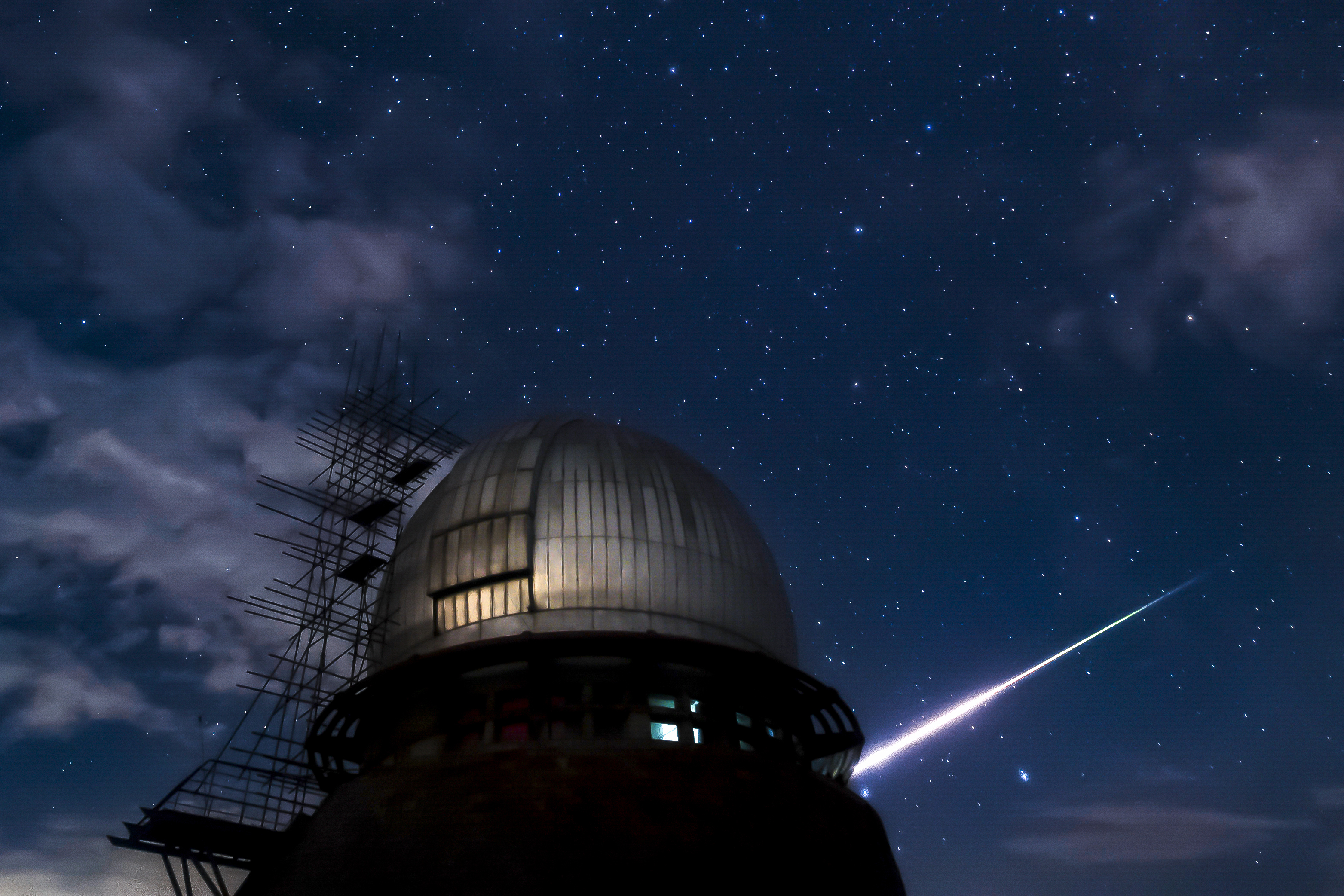 APOD: 2024 December 6 – Xuyi Station and the Fireball