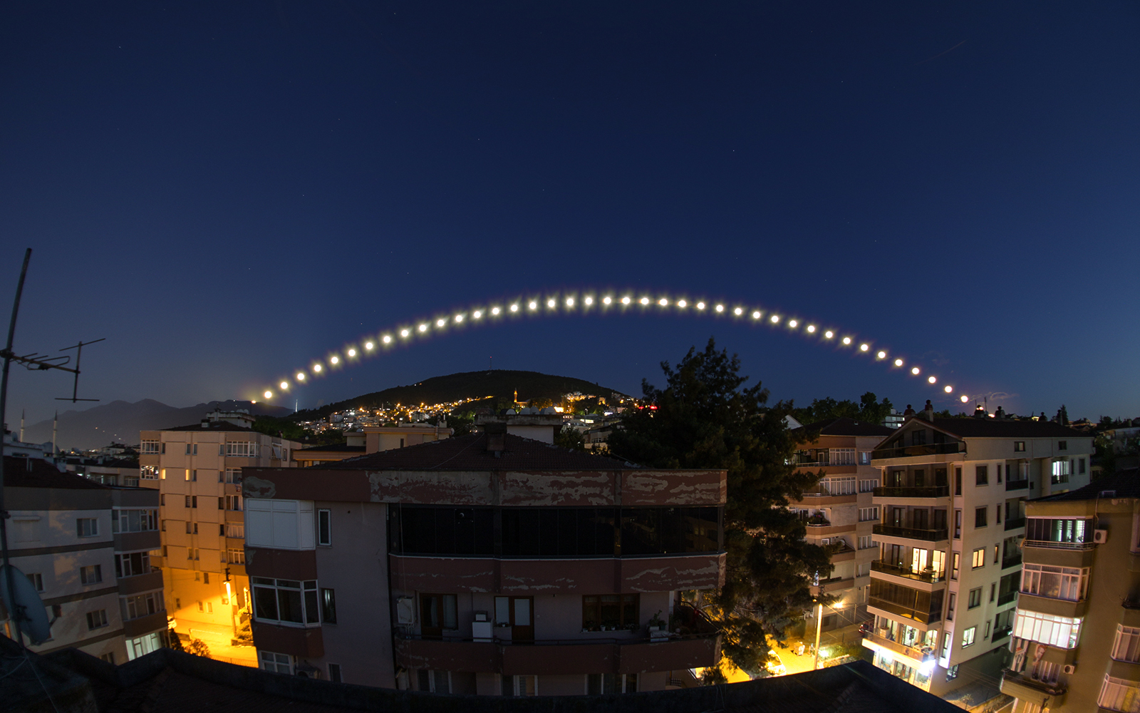 APOD: 2024 June 29 – A Solstice Moon