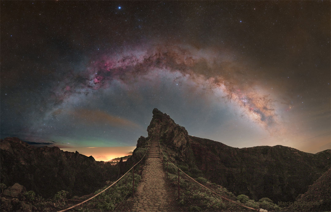 APOD: 2024 May 29 – Stairway to the Milky Way