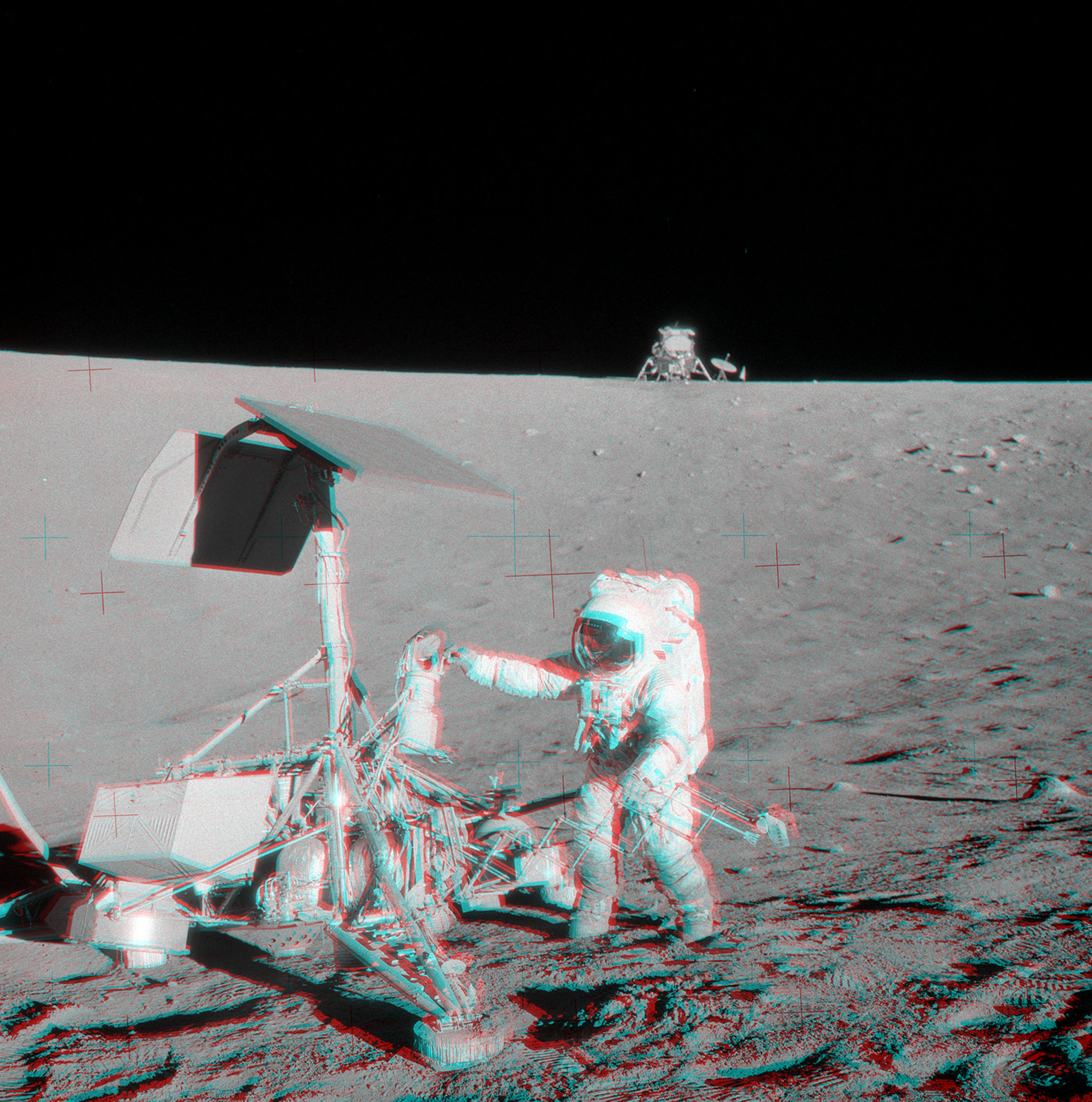 APOD: 2024 November 15 – Apollo 12 and Surveyor 3