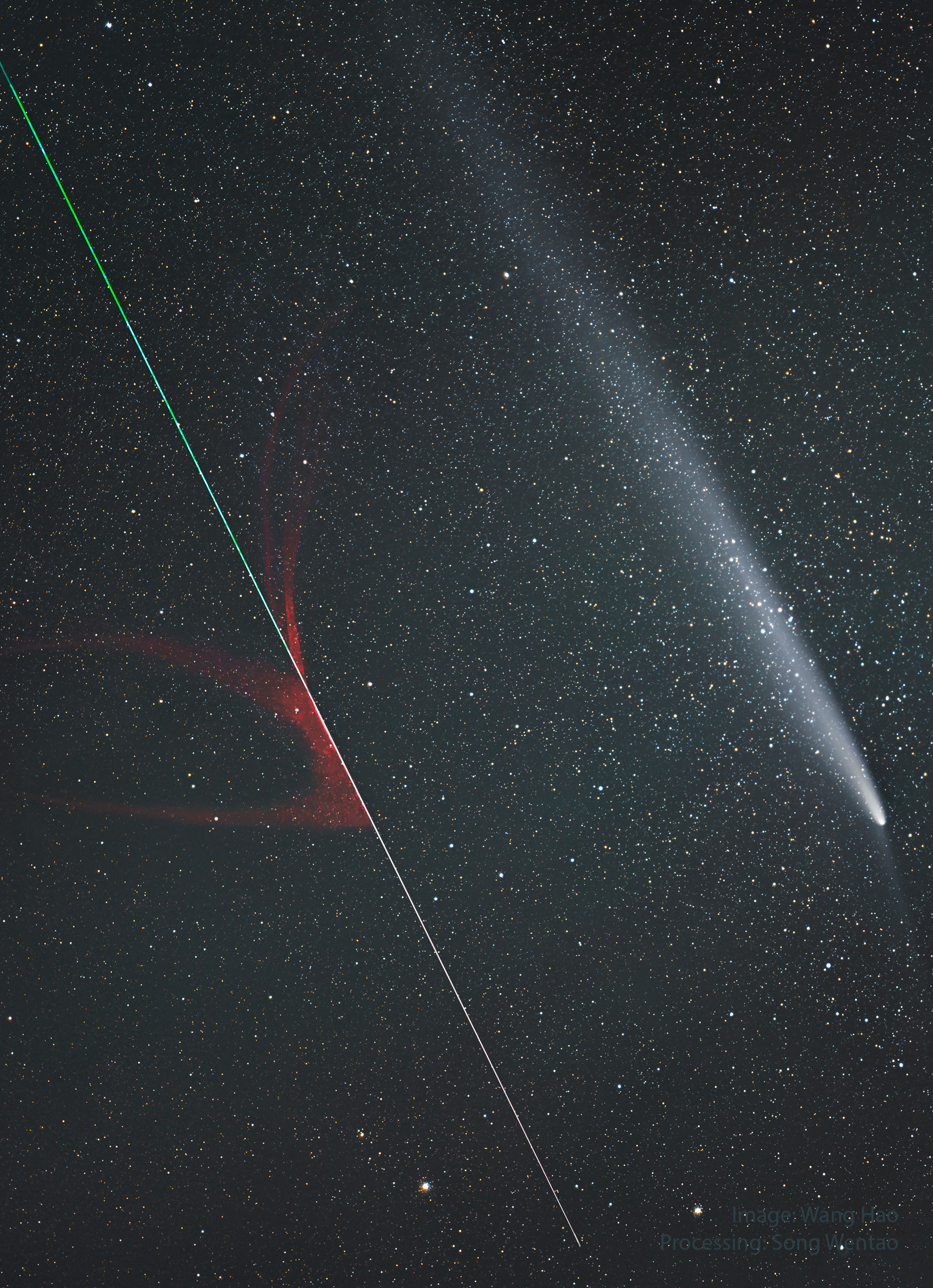 APOD: 2024 November 27 – The Meteor and the Comet