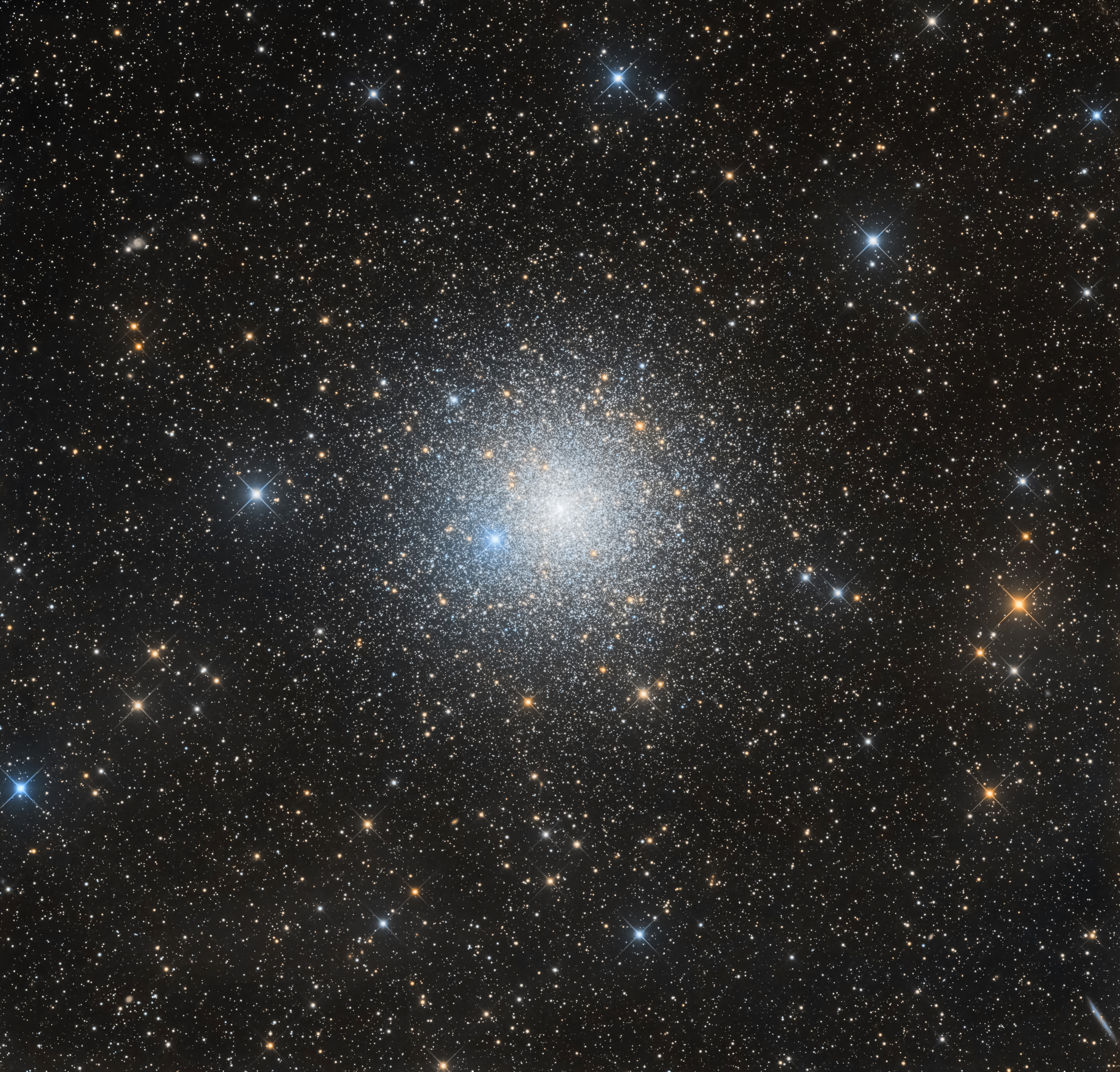 APOD: 2024 October 25 – Globular Star Cluster NGC 6752