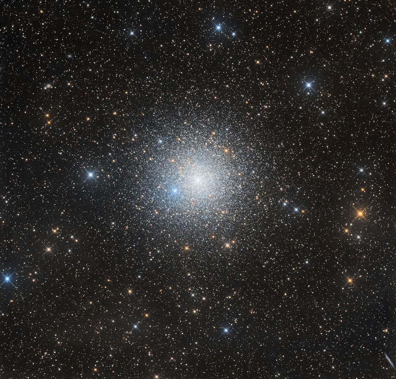 Globular Star Cluster NGC 6752 — APOD for 2024-10-25
