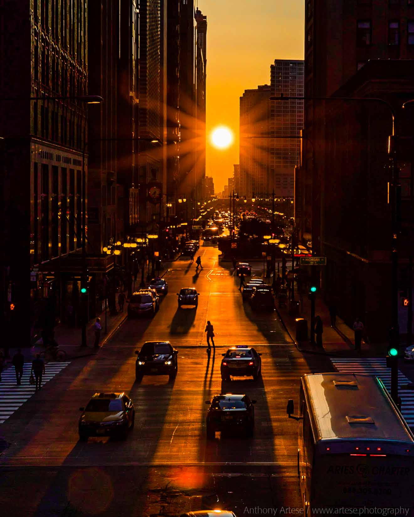 APOD: 2024 September 22 – Chicagohenge: Equinox in an Aligned City
