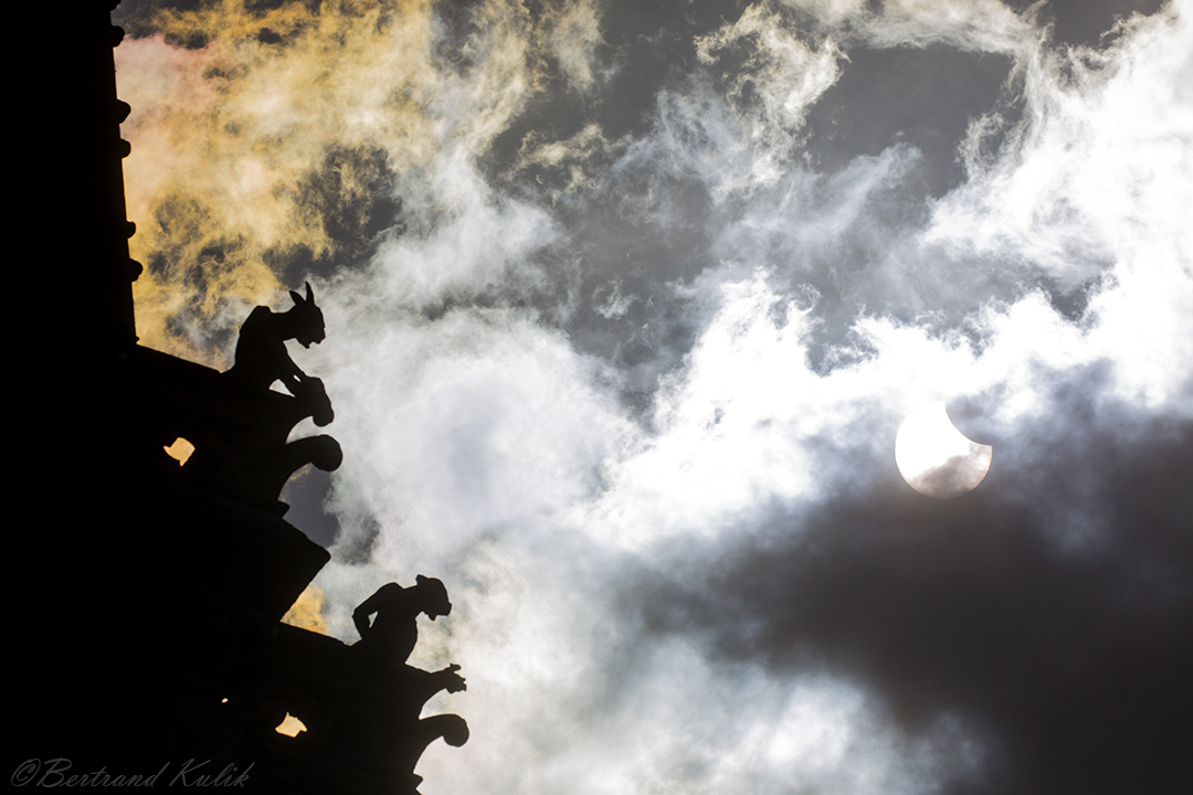 APOD: 2025 April 5 – A Gargoyles Eclipse