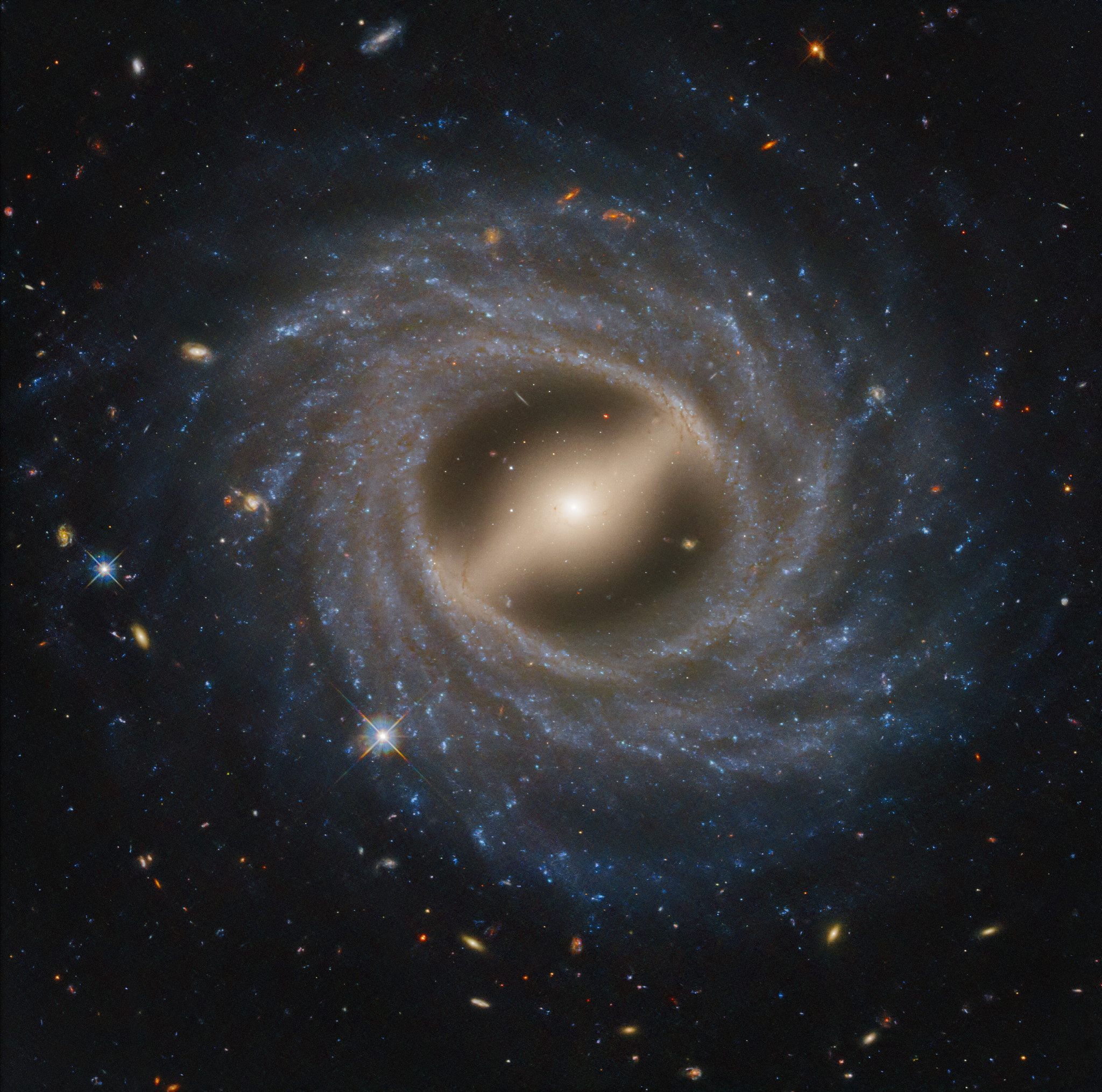 APOD: 2025 April 26 – Barred Spiral Galaxy NGC 5335