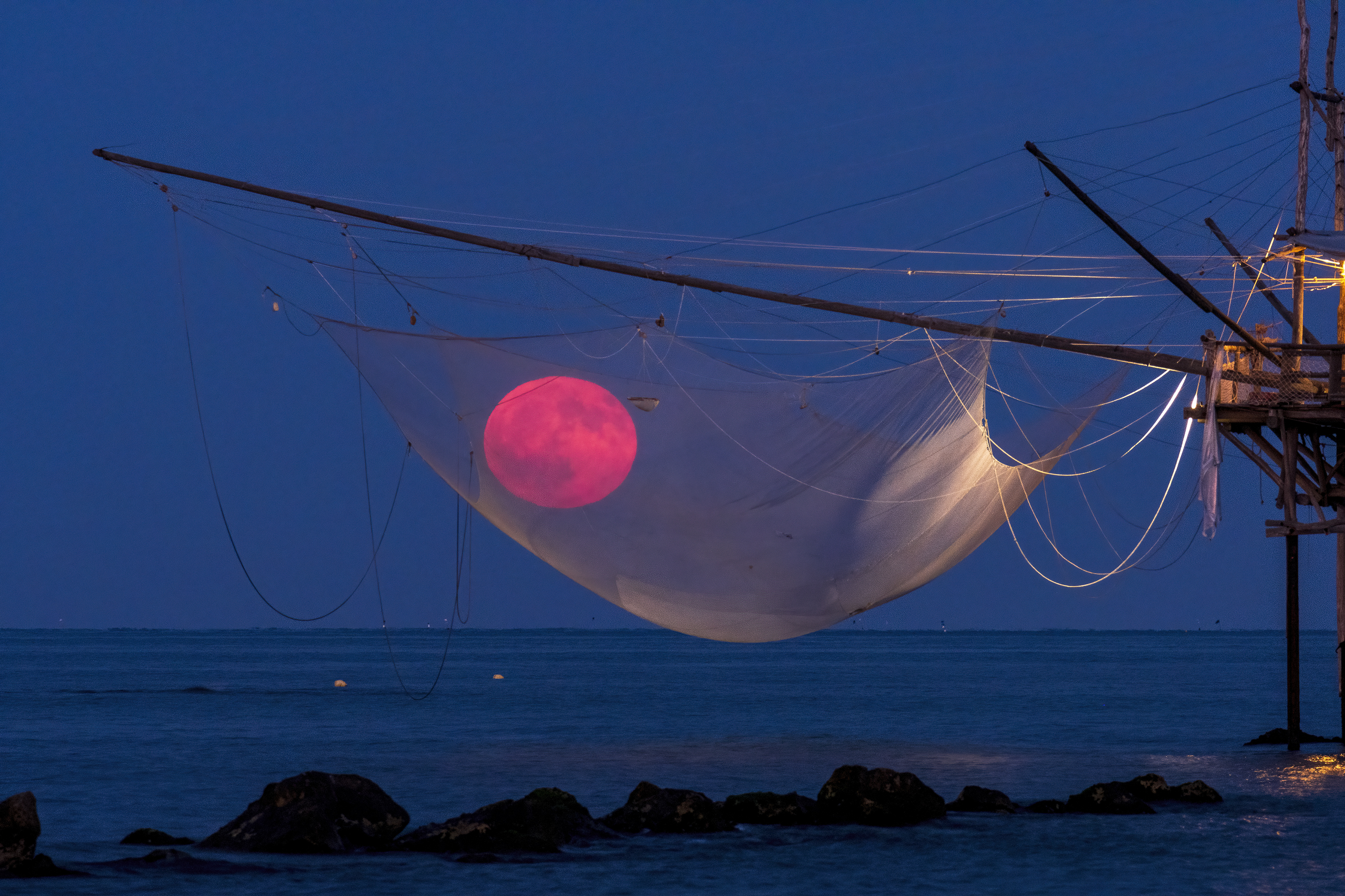 APOD: 2025 August 23 – Fishing for the Moon