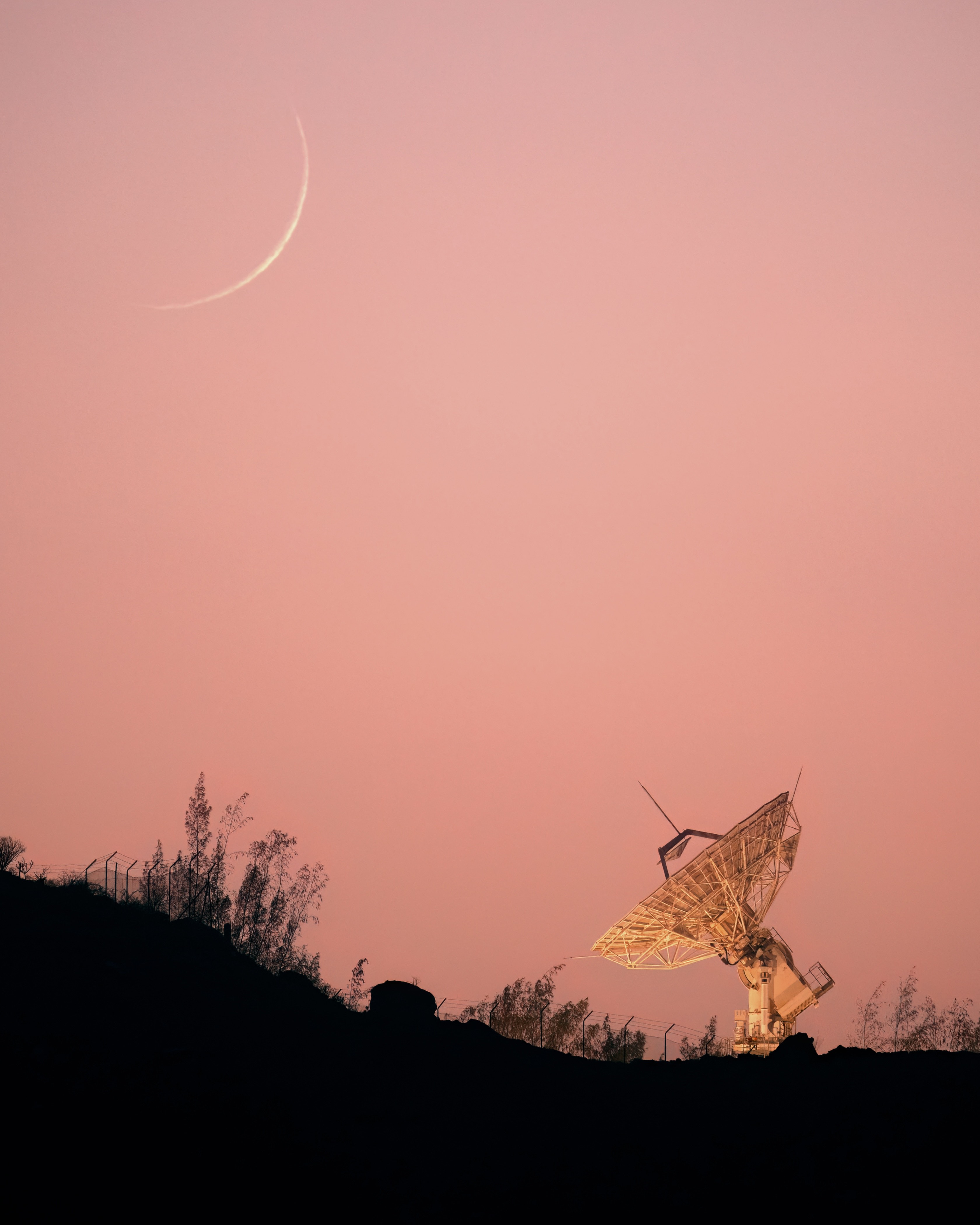 APOD: 2025 August 30 – A Two Percent Moon