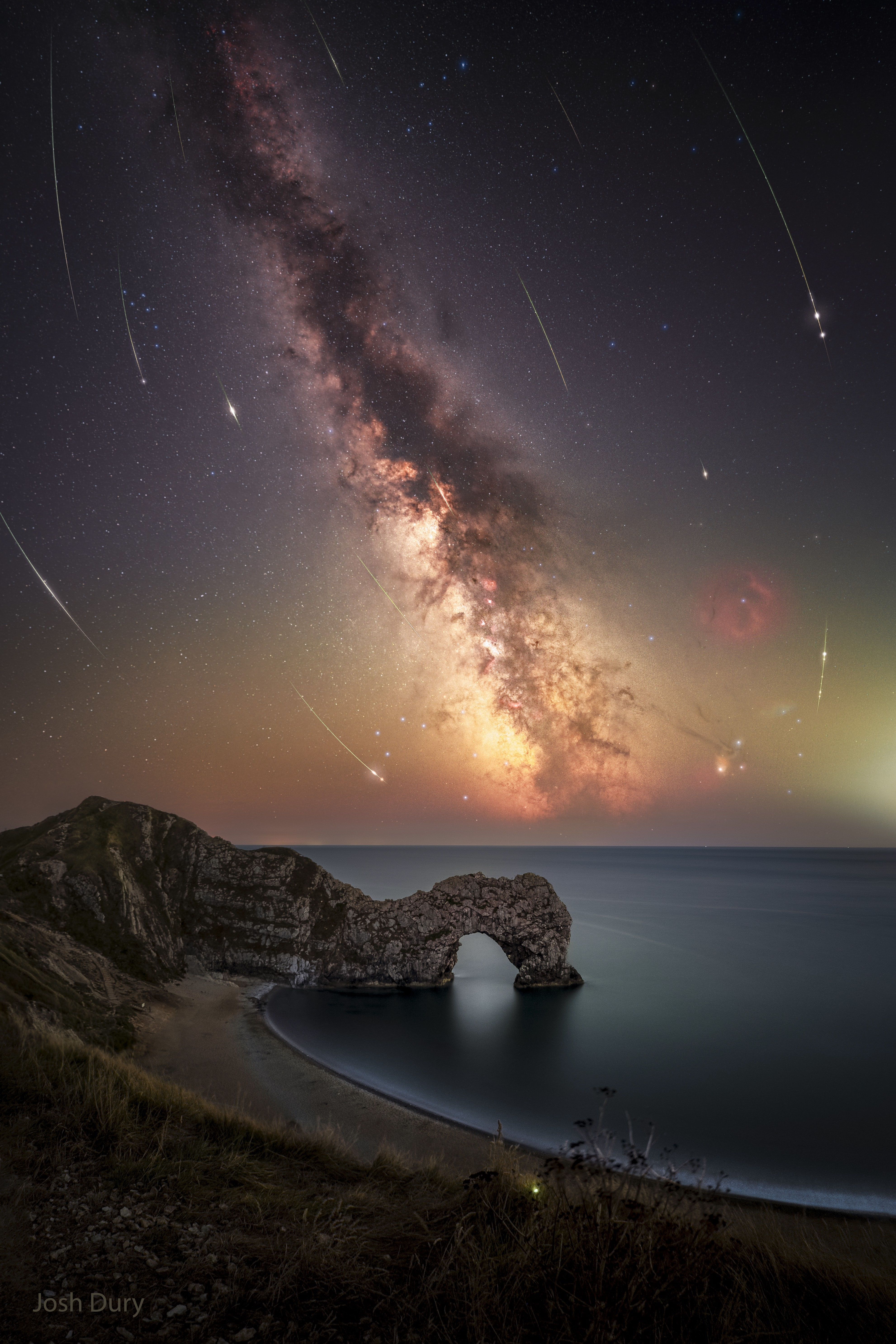 APOD: 2025 August 20 – Perseid Meteors from Durdle Door