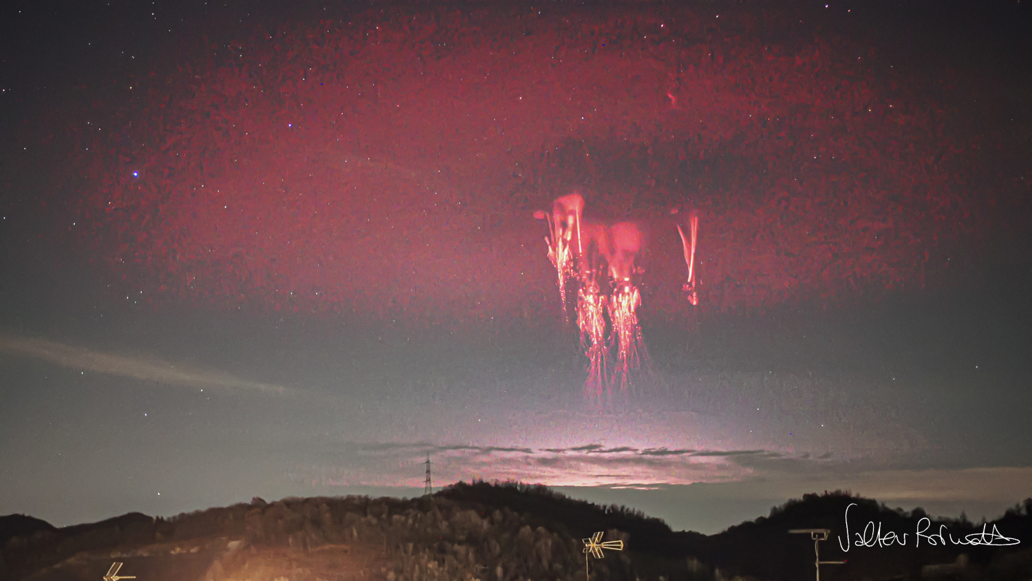 APOD: 2025 December 23 – Red Sprites and Circular Elves Lightning over Italy