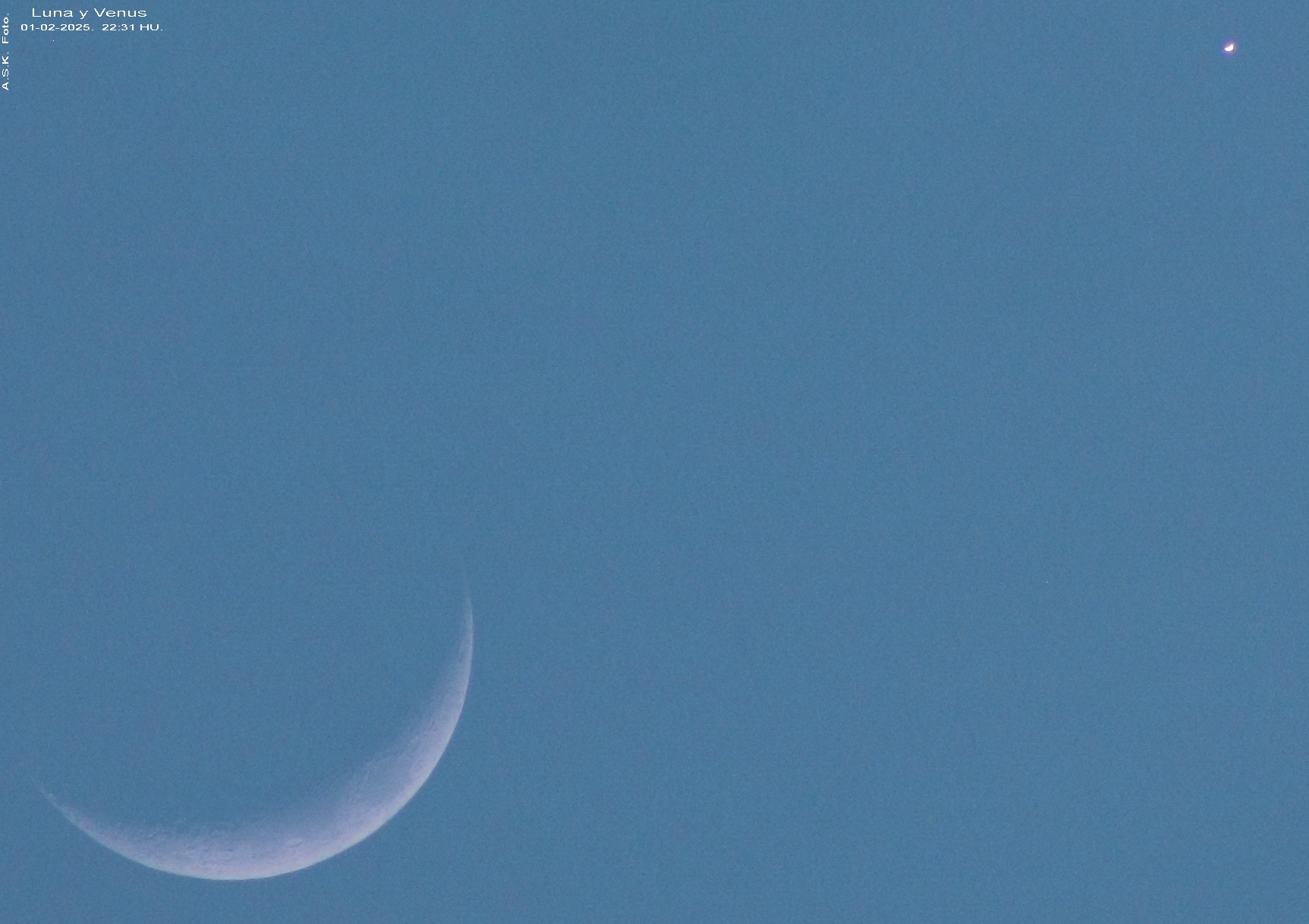 APOD: 2025 February 8 – A Conjunction of Crescents