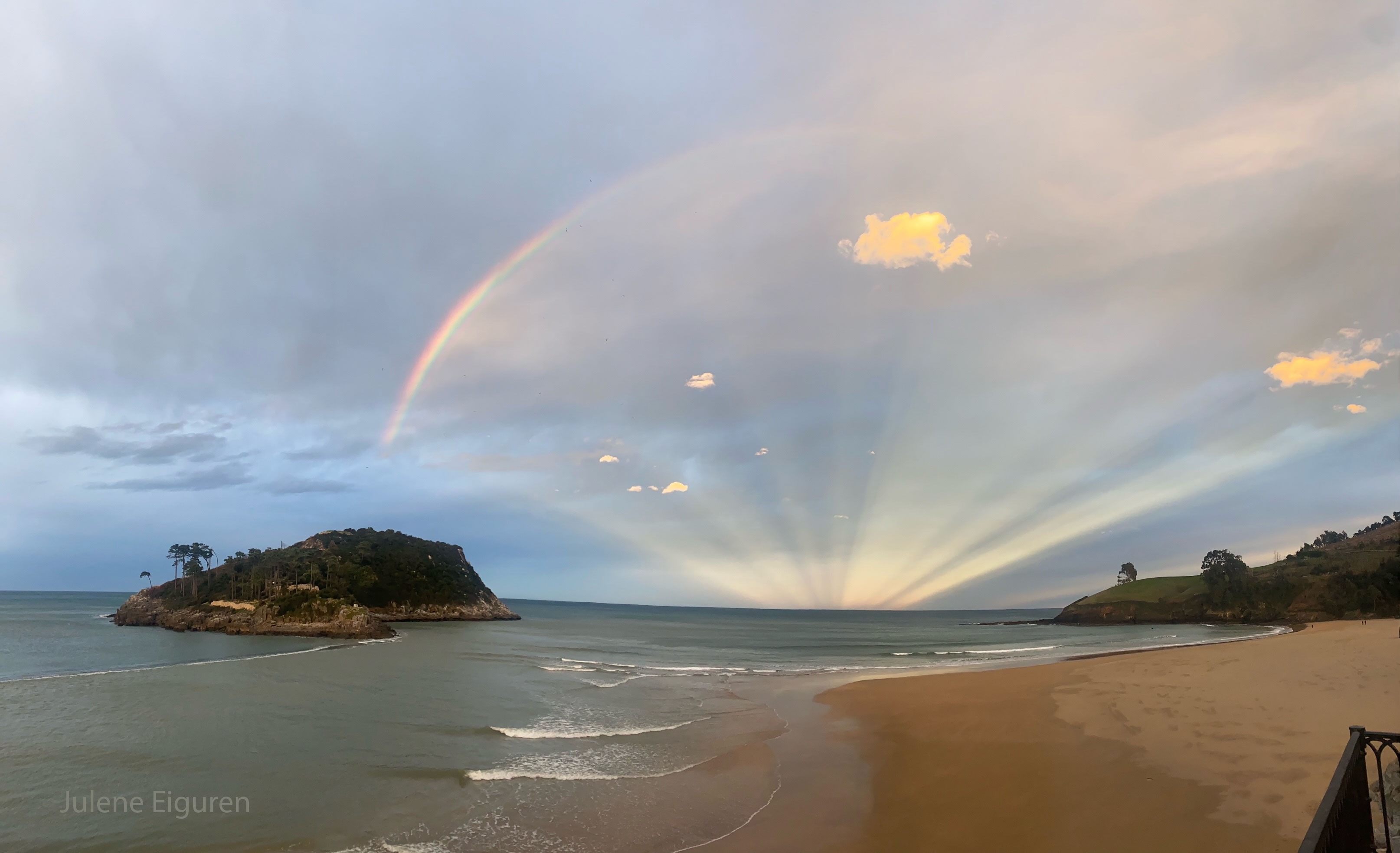 APOD: 2025 February 4 – Anticrepuscular Rays: A Rainbow Fan over Spain