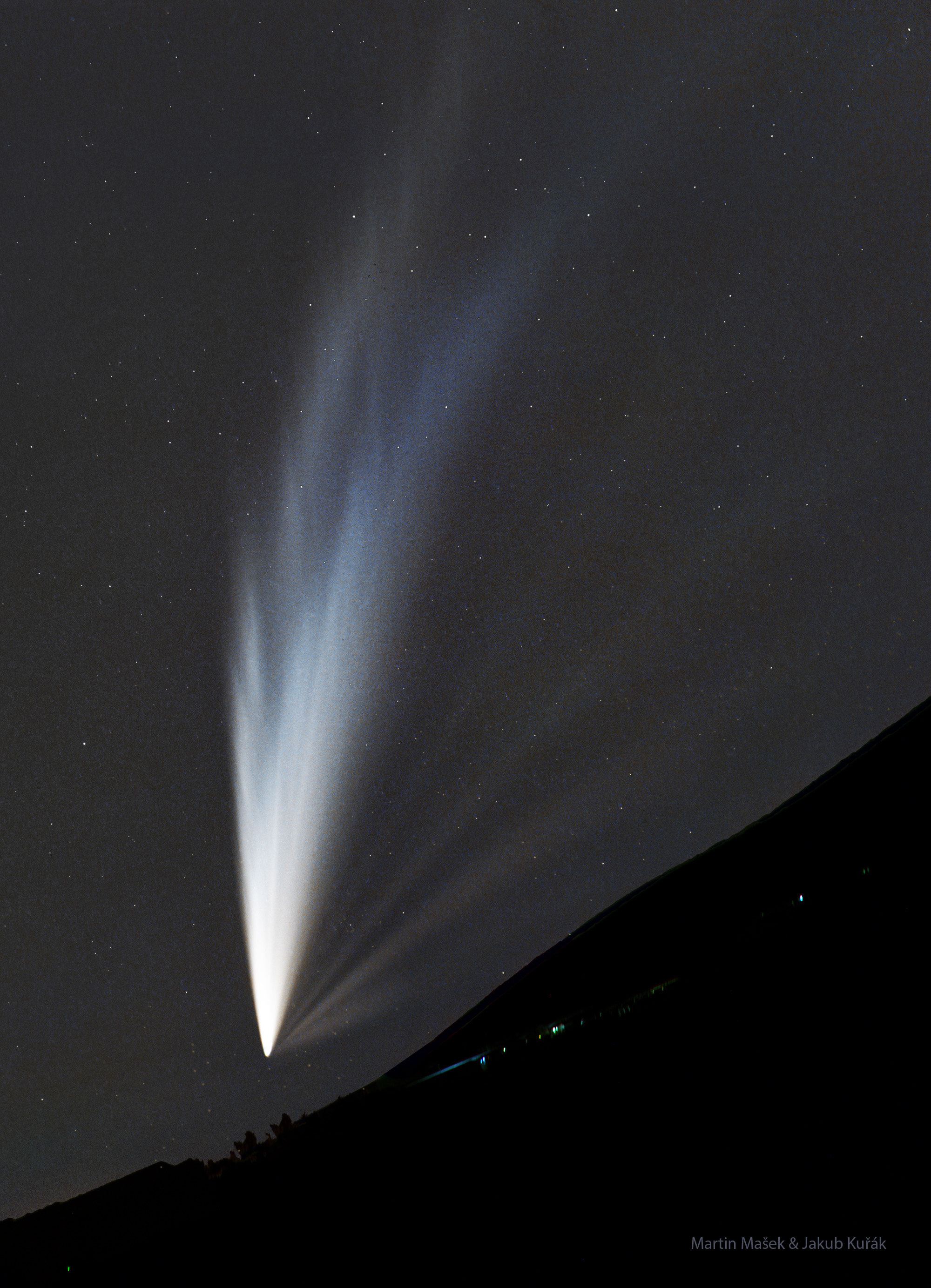 APOD: 2025 January 26 – The Many Tails of Comet G3 ATLAS
