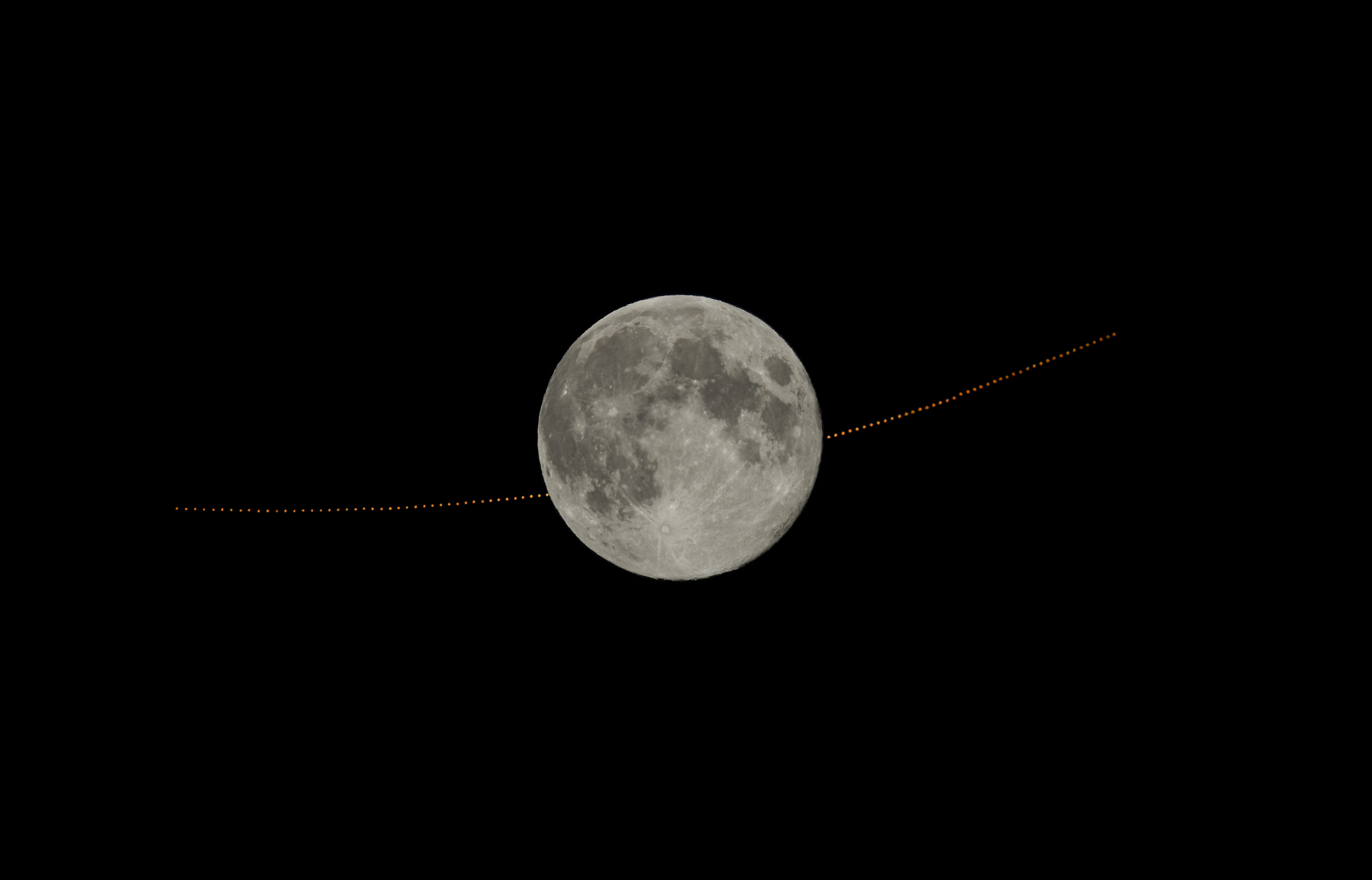 APOD: 2025 January 18 – Full Moon, Full Mars