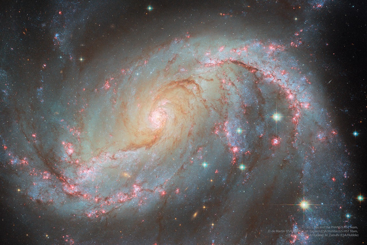 NGC 1672: Barred Spiral Galaxy from Hubble — APOD for 2025-03-11