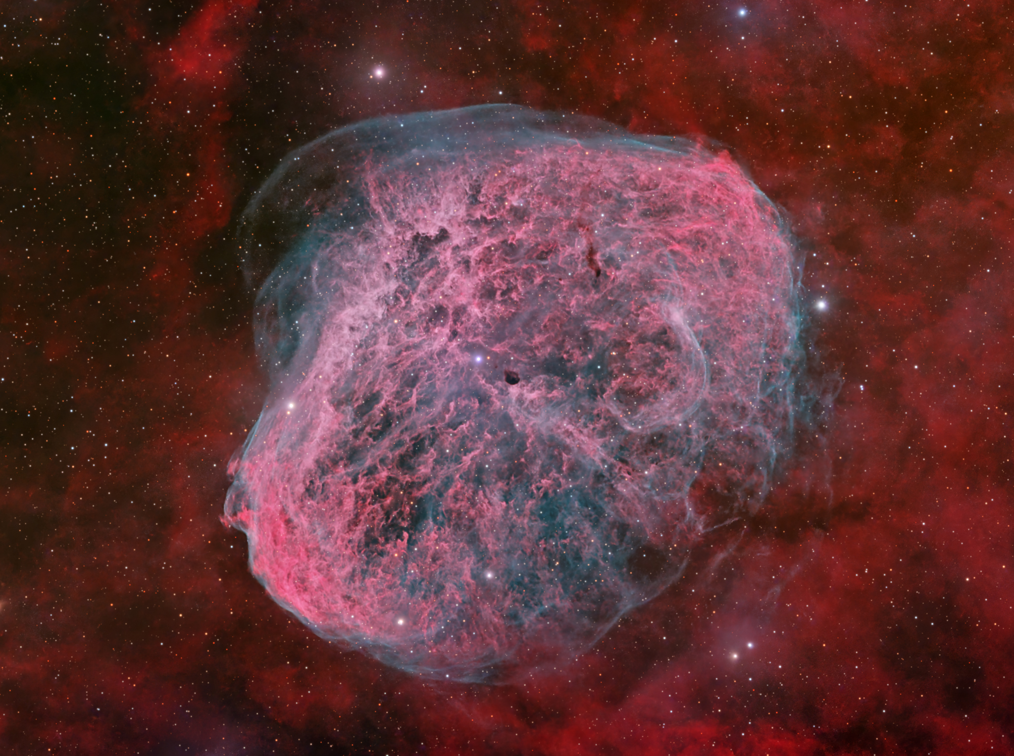 APOD: 2025 November 28 – NGC 6888: The Crescent Nebula