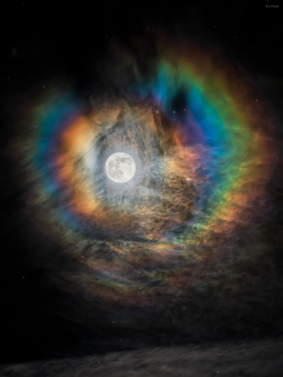 A Super Lunar Corona — APOD for 2025-11-12