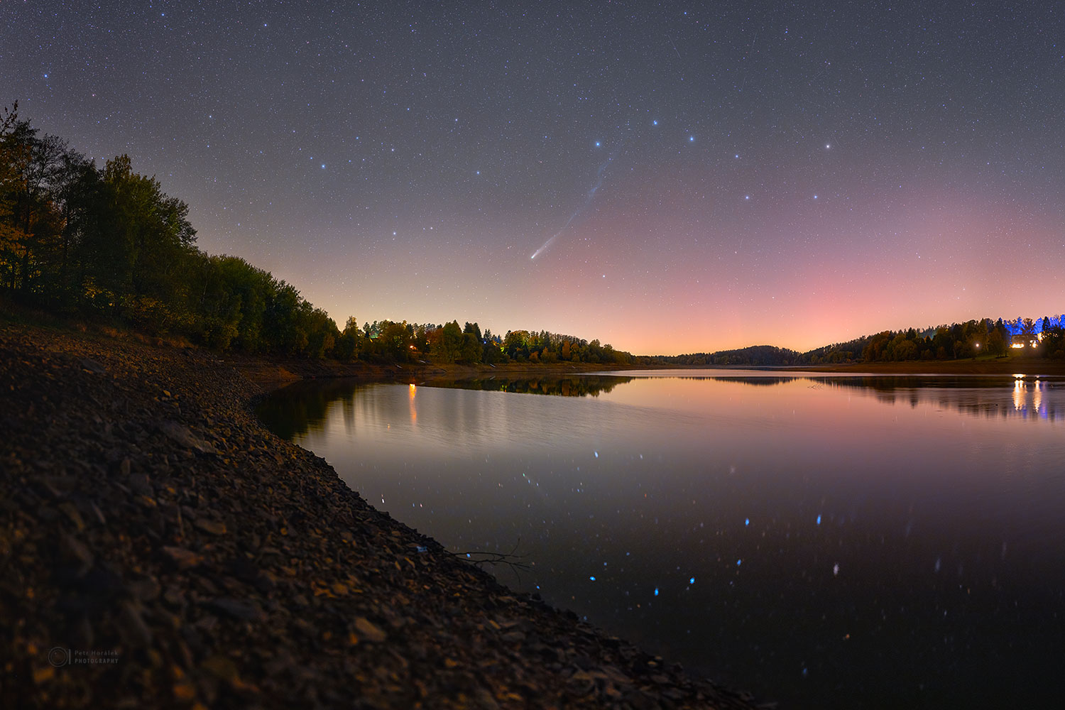 APOD: 2025 October 20 – Finding Comet Lemmon