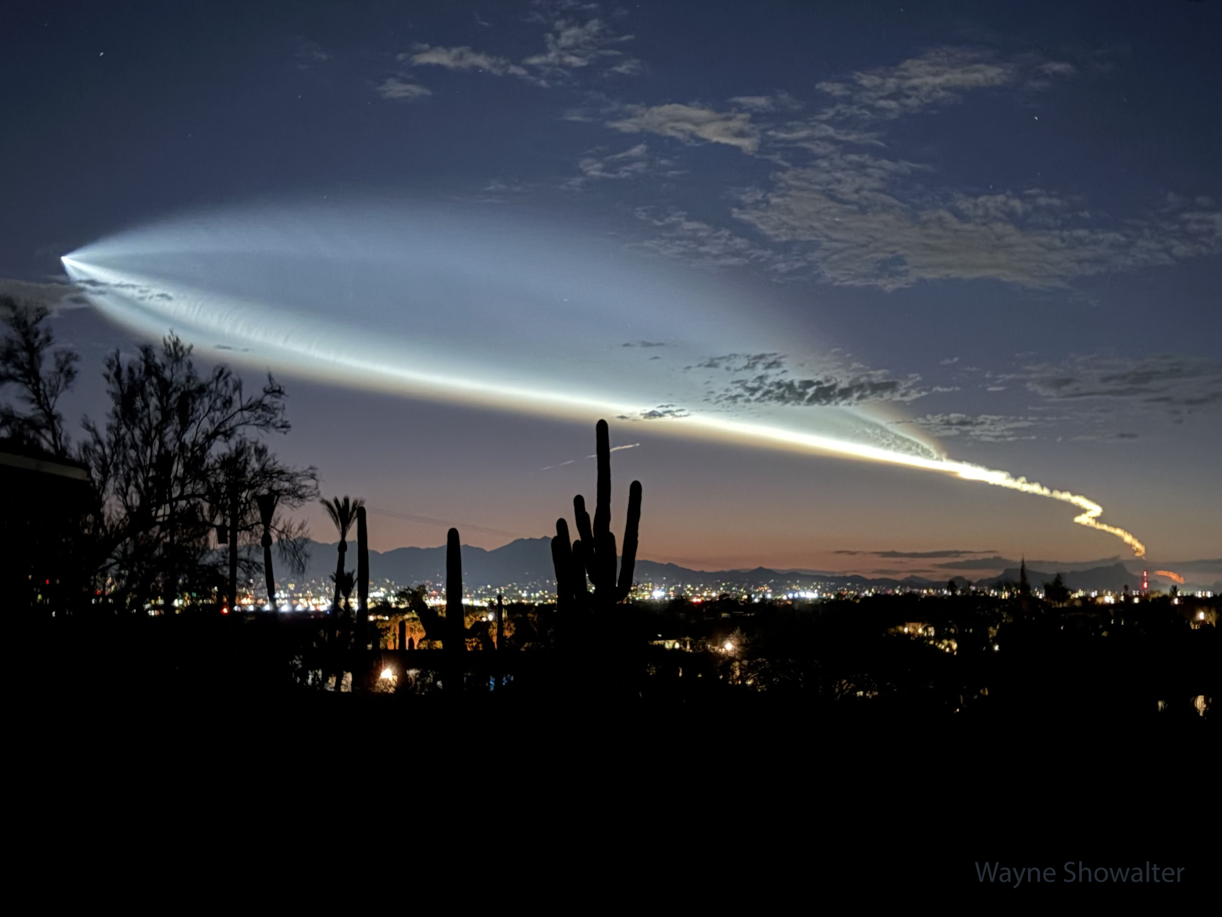 APOD: 2025 October 15 – Rocket Launch Plume over Tucson