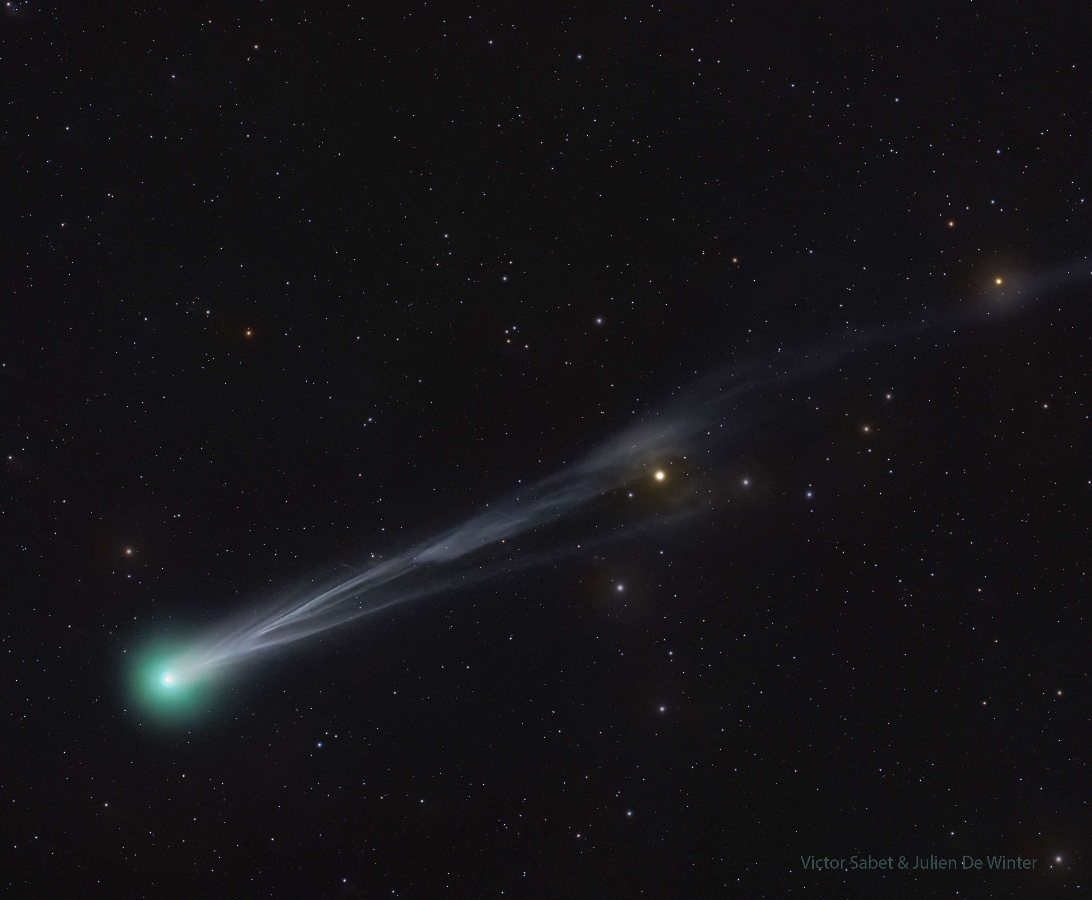 APOD: 2025 September 30 – Comet Lemmon Brightens