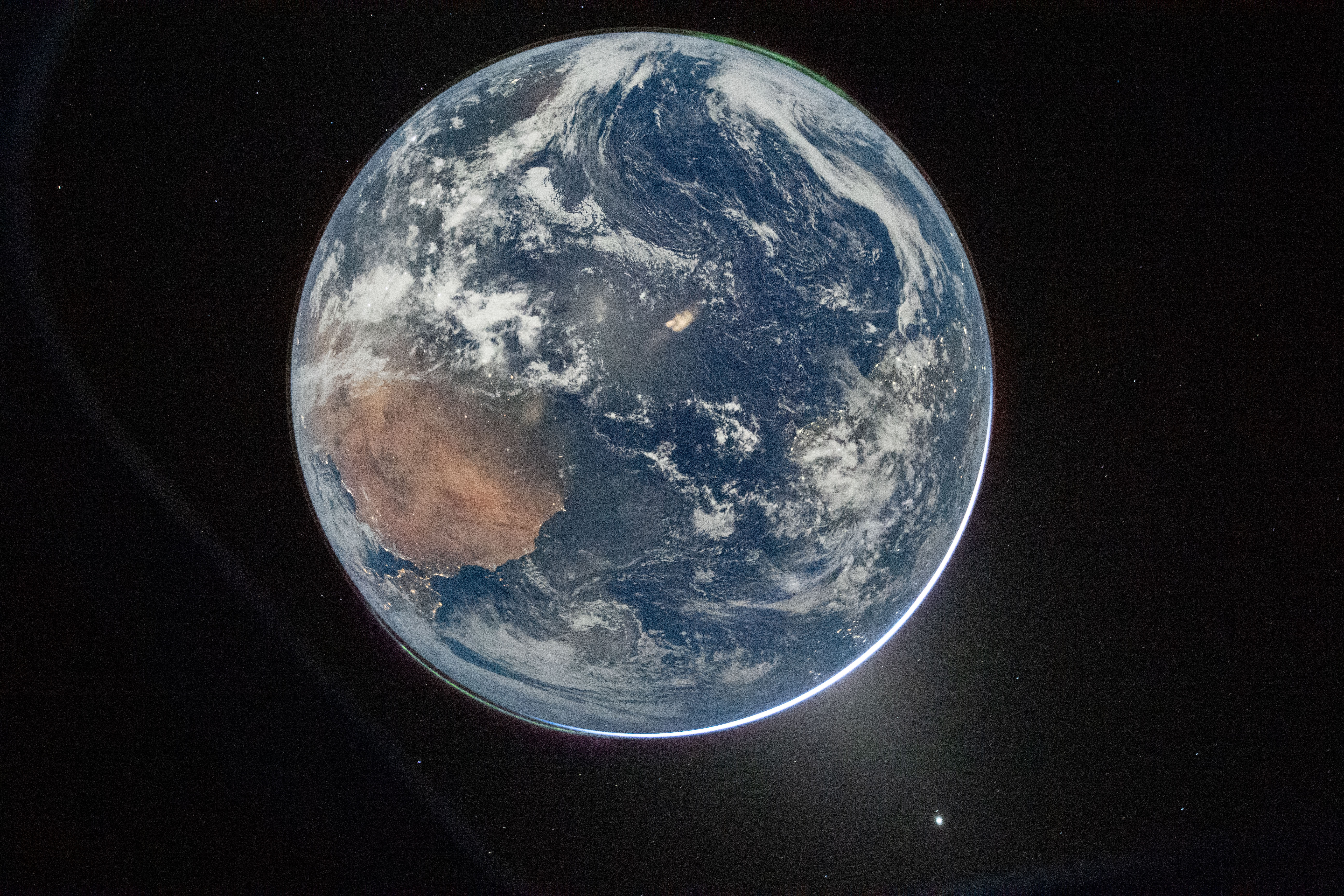 APOD: 2026 April 4 – Hello World