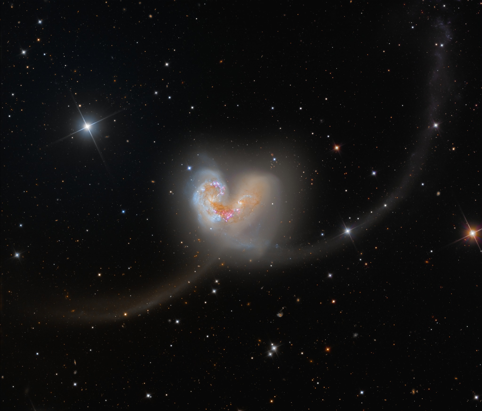 APOD: 2026 April 10 – Exploring the Antennae