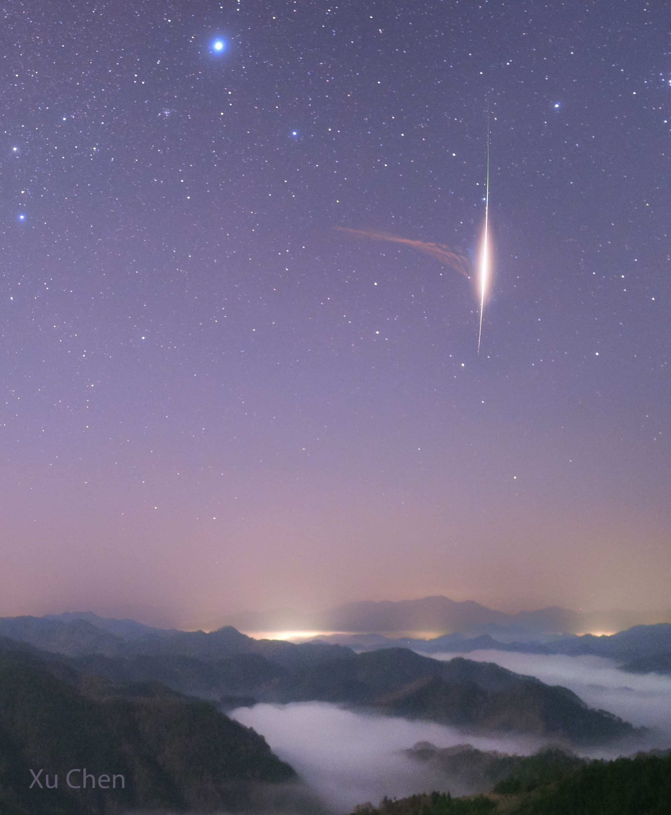 APOD: 2026 January 12 – Meteor Dust
