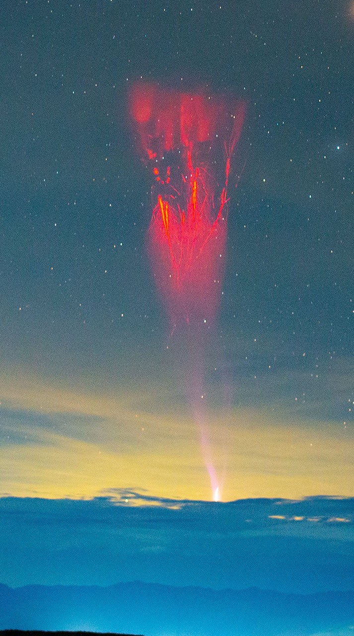 Gigantic Jet Over the Tatacoa Desert — APOD for 2026-07-15