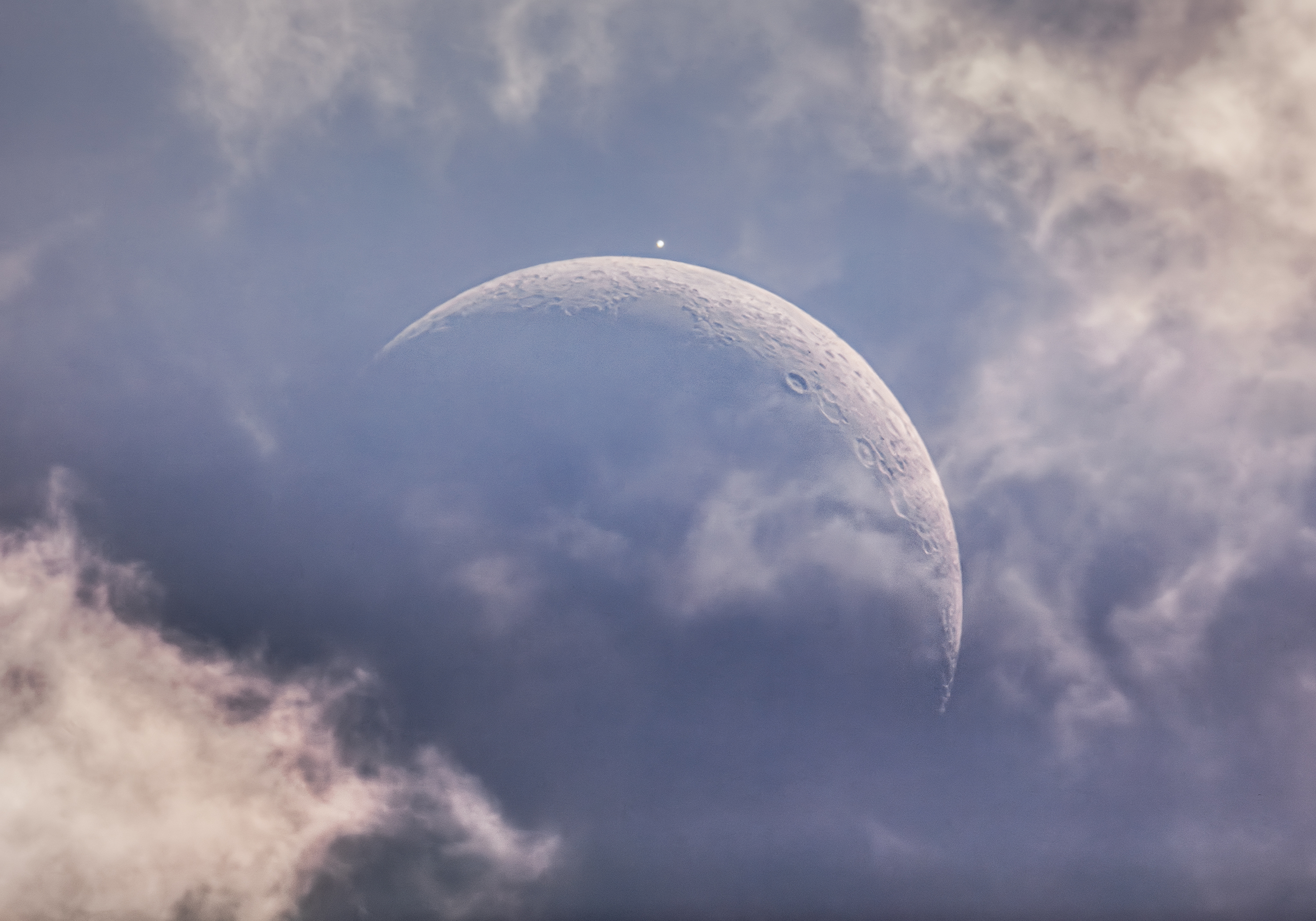 APOD: 2026 June 20 – Daytime Moon Meets Evening Star