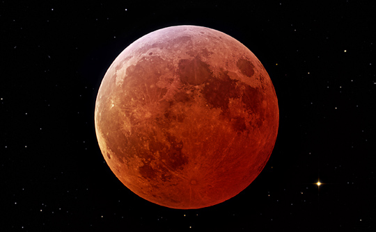 Photograph of the lunar eclipse on March 3, 2007