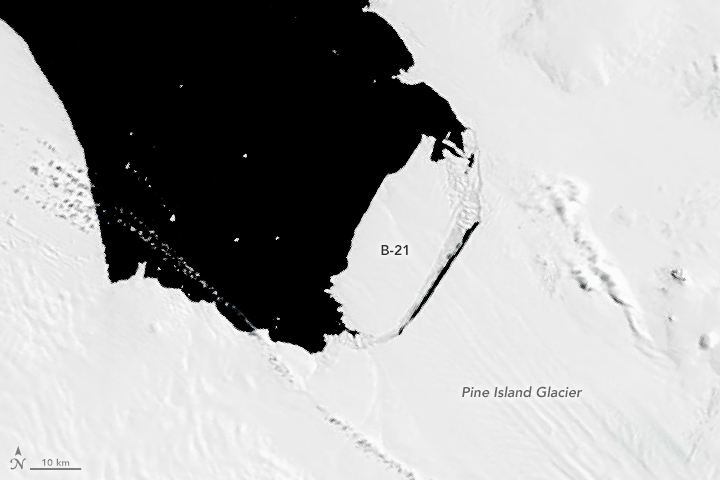 An image of a rift in the glacier visible on September 10, 2000, in images from NASA’s new Terra satellite, but the cracking probably started in the darkness of austral winter.