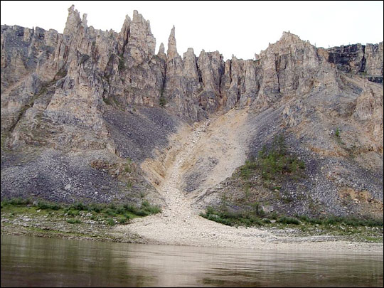 Photograph of cliffs and a talus slope in the Siberian Traps.