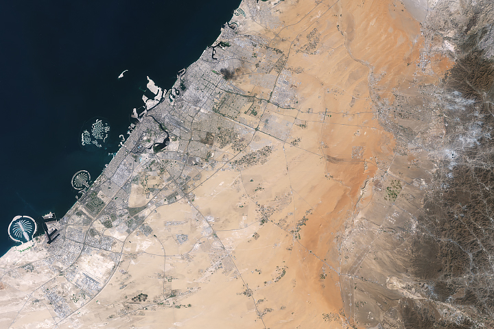 NASA satellite image: inland UAE dunes