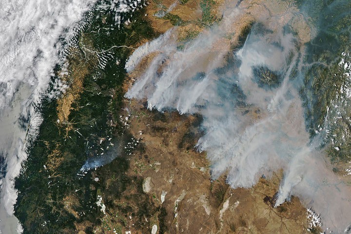 SpaceWireDaily — Smoke Blankets Oregon