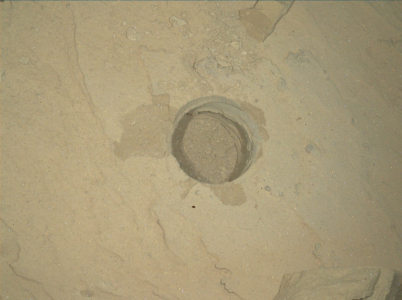 Curiosity Blog, Sols 4886-4892: Ingenuity and Perseverance, Curiosity Style