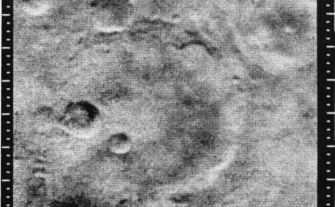 Mars 4 Image of Mariner Crater on Mars - NASA Science