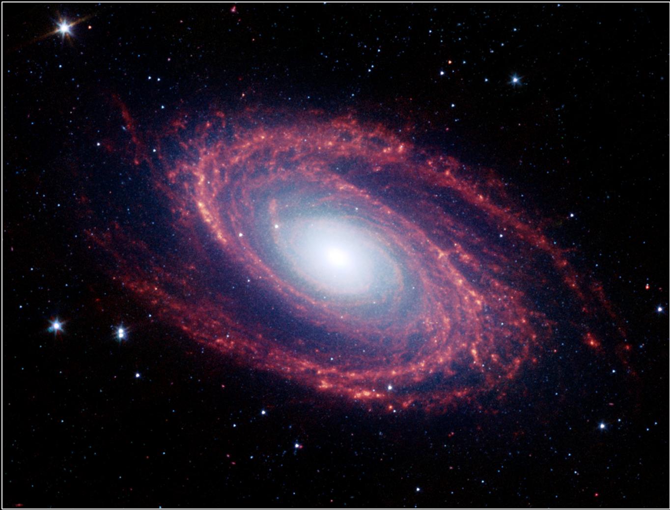 Short-Wavelength Infrared Views of Messier 81 - NASA Science