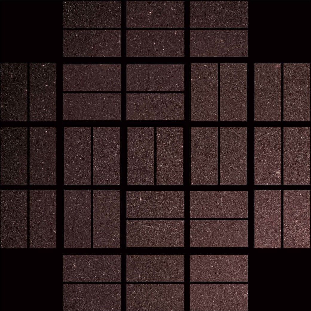 Kepler first light Shows a starry sky in a grid like pattern.